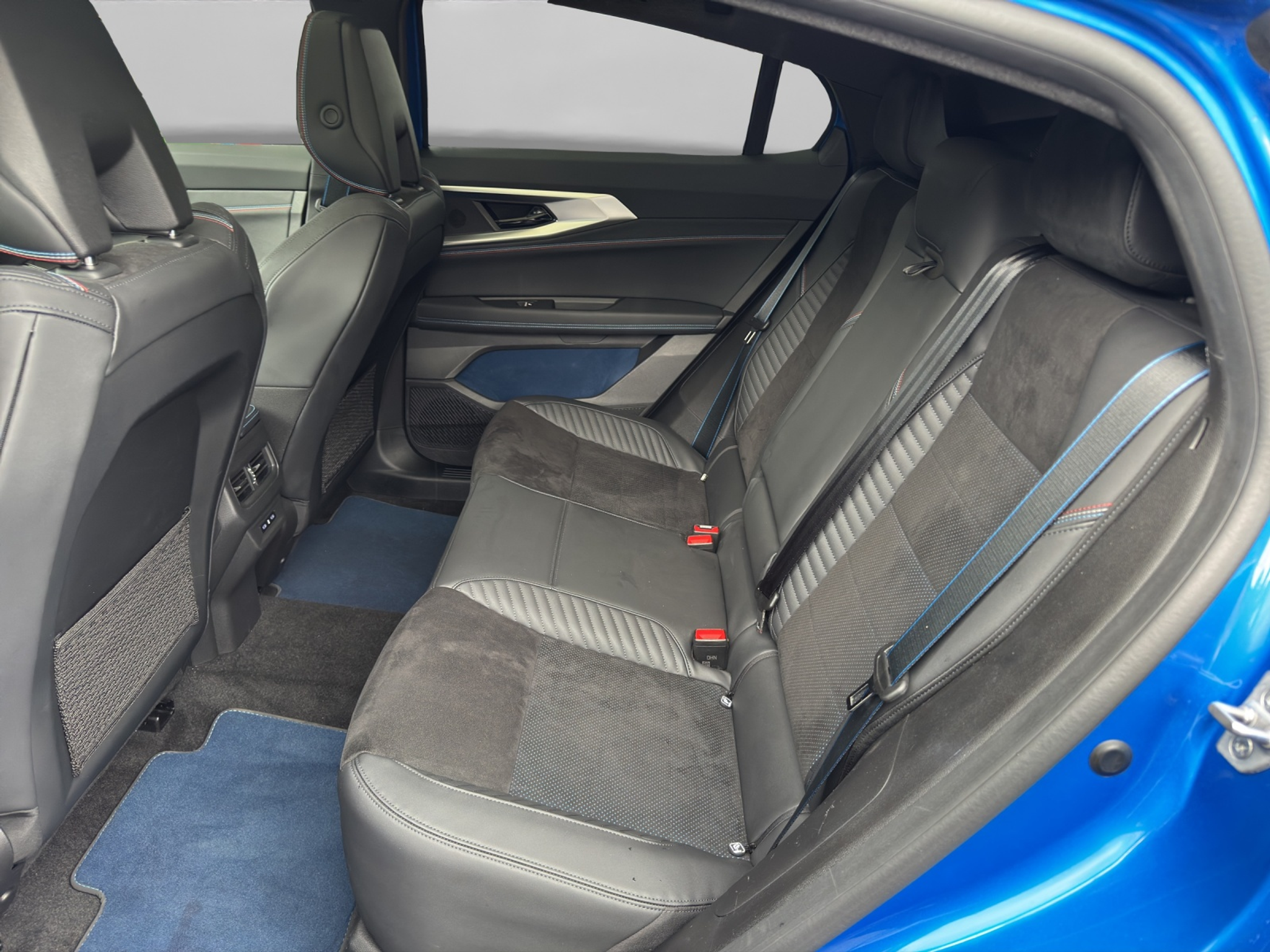 listing desktop thumbnail image 8