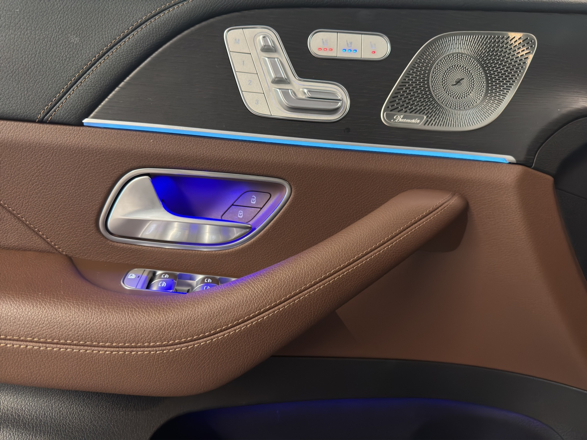 listing desktop thumbnail image 12