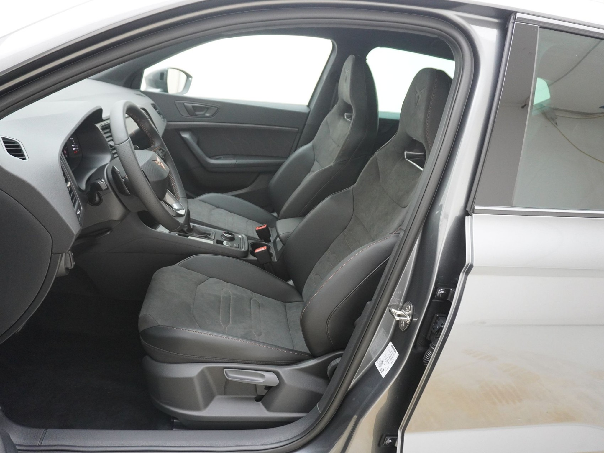 listing desktop thumbnail image 12