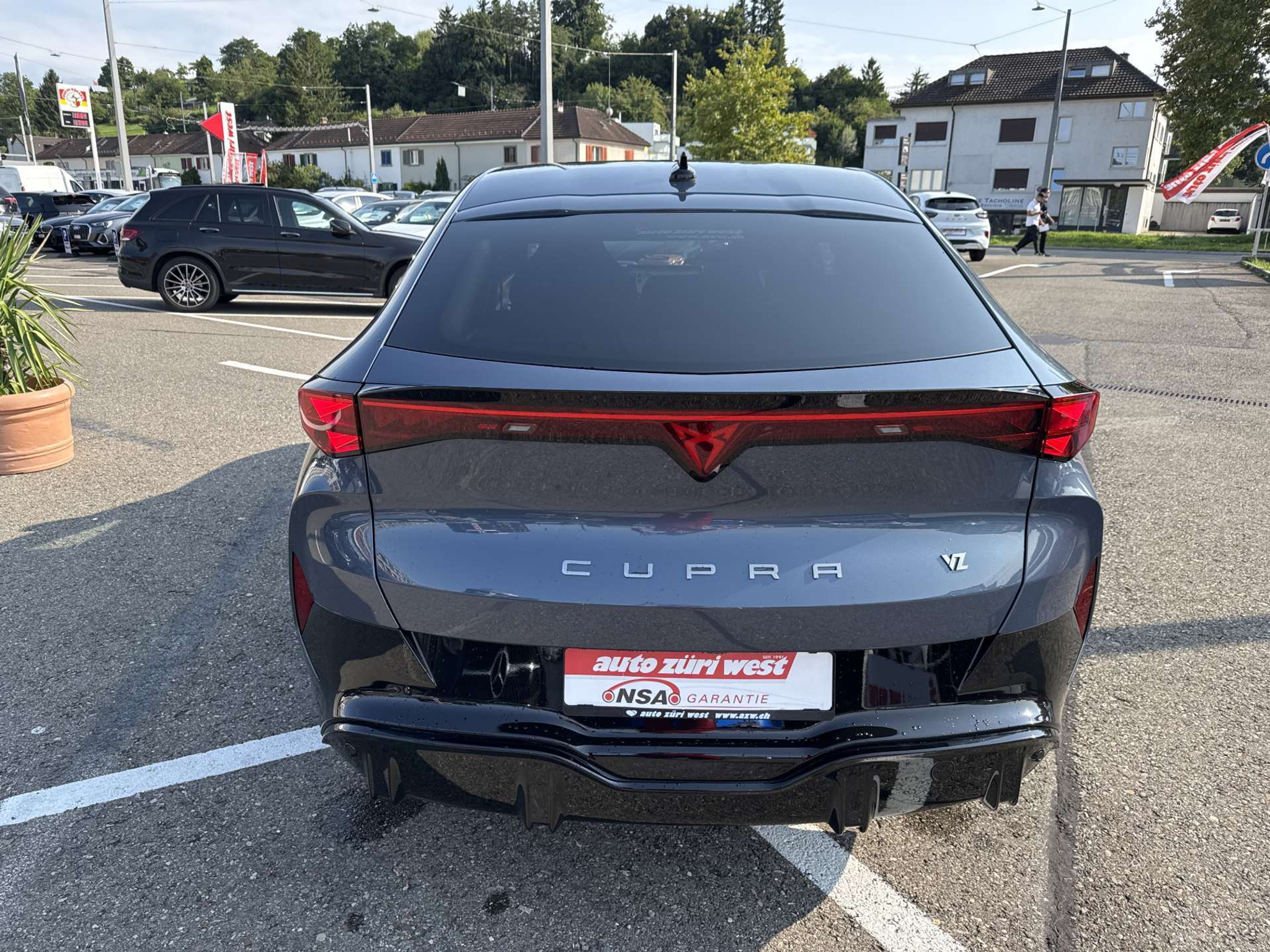 listing desktop thumbnail image 13