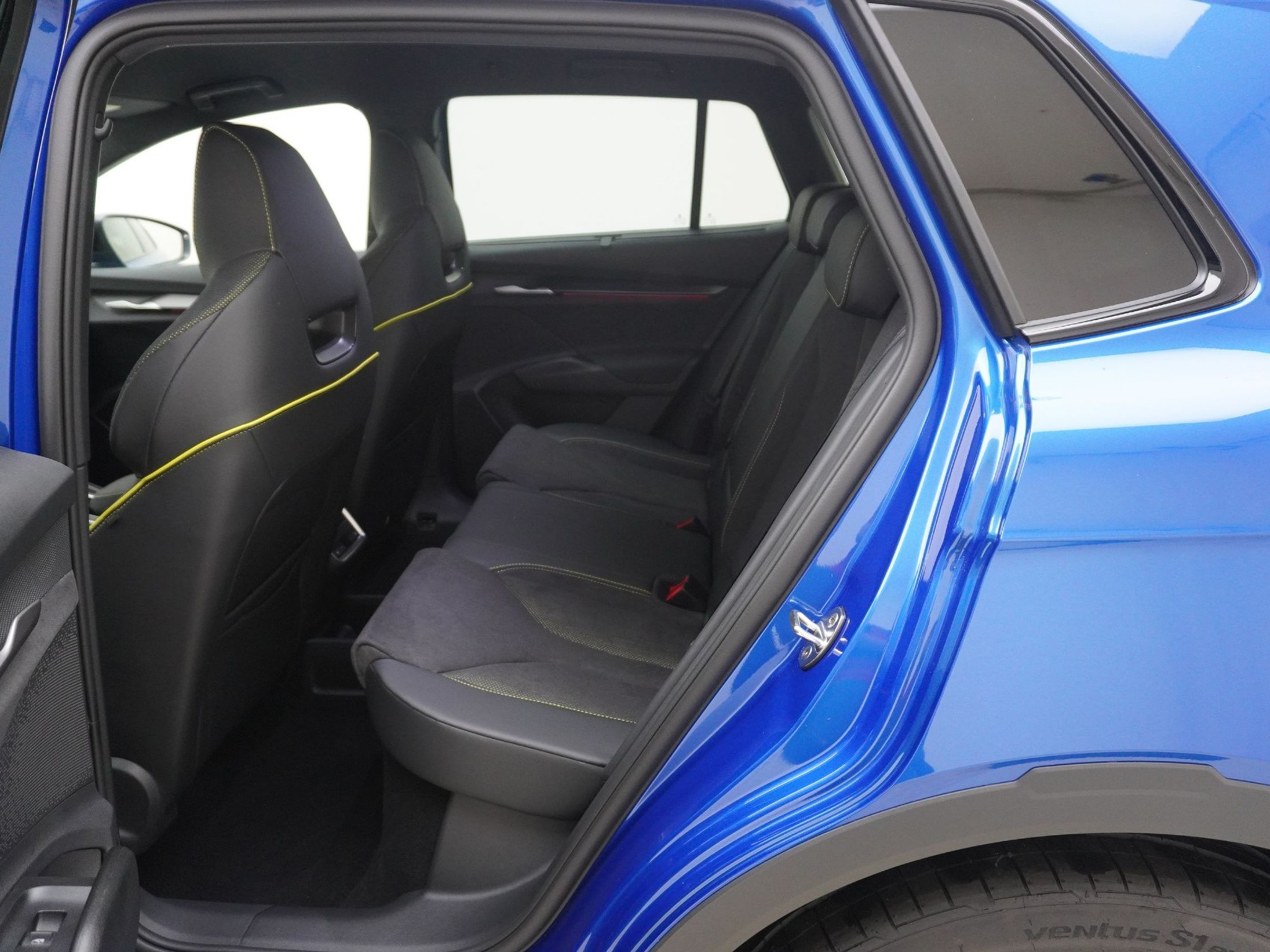 listing desktop thumbnail image 15