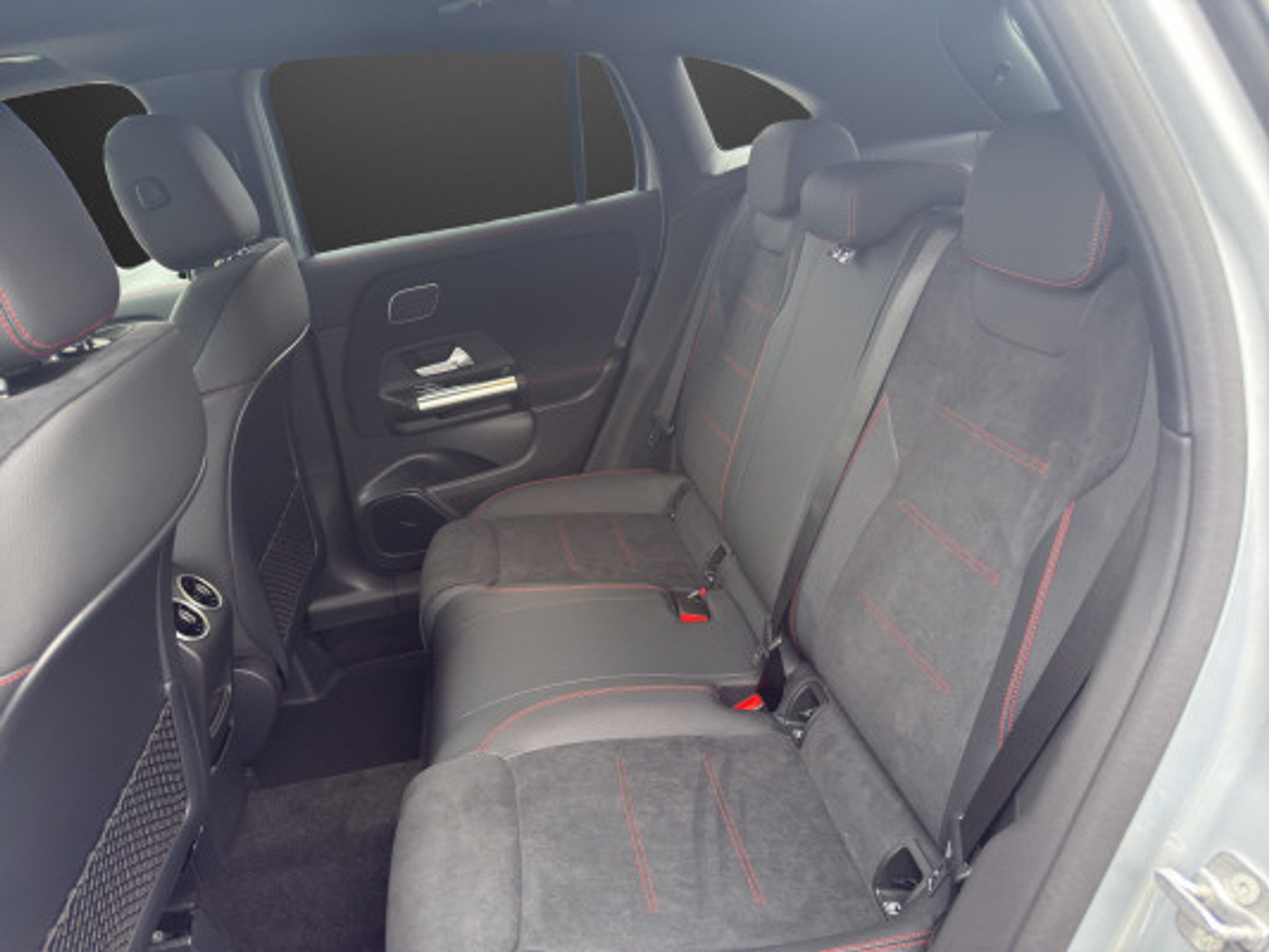 listing desktop thumbnail image 9