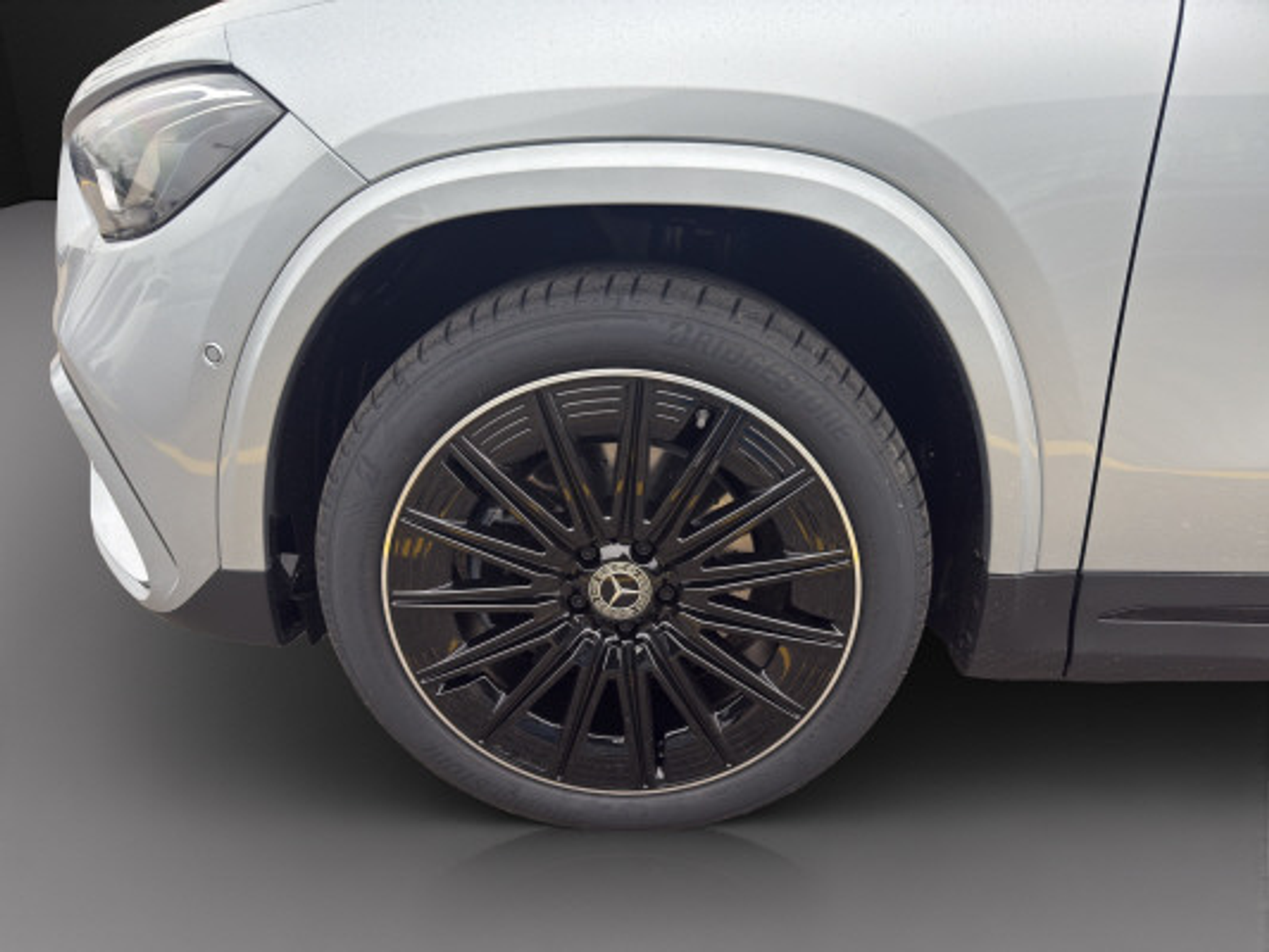 listing desktop thumbnail image 5