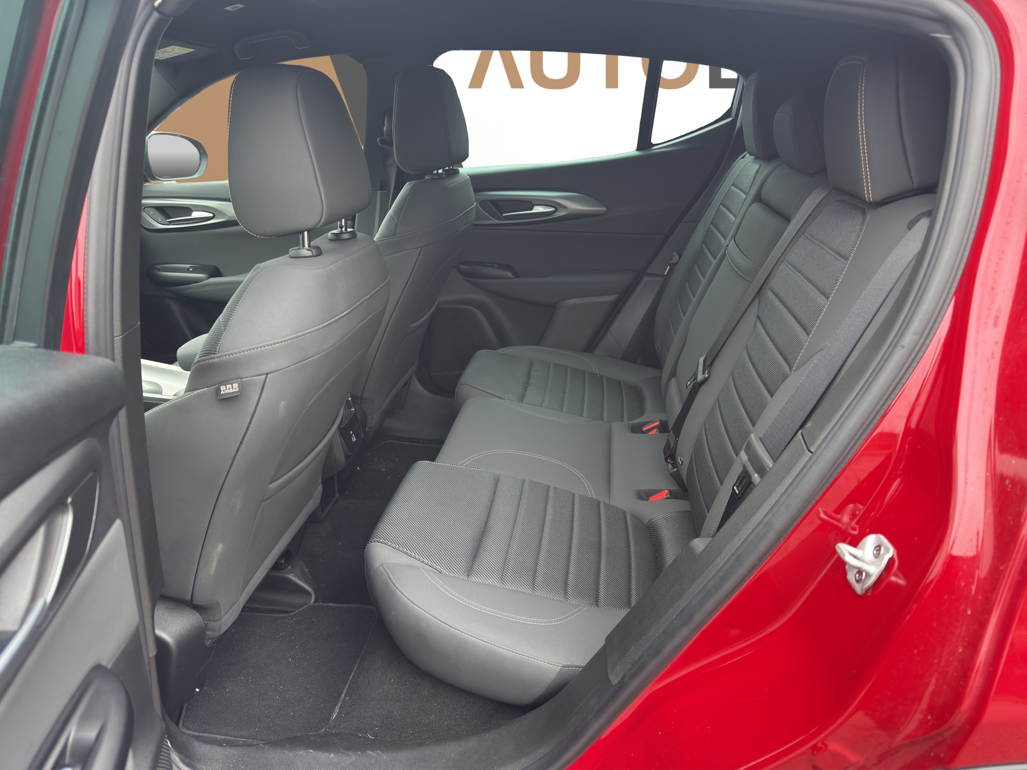 listing desktop thumbnail image 12