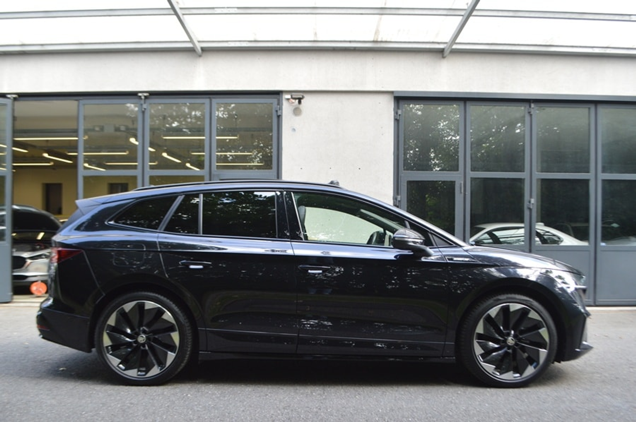 listing desktop thumbnail image 13