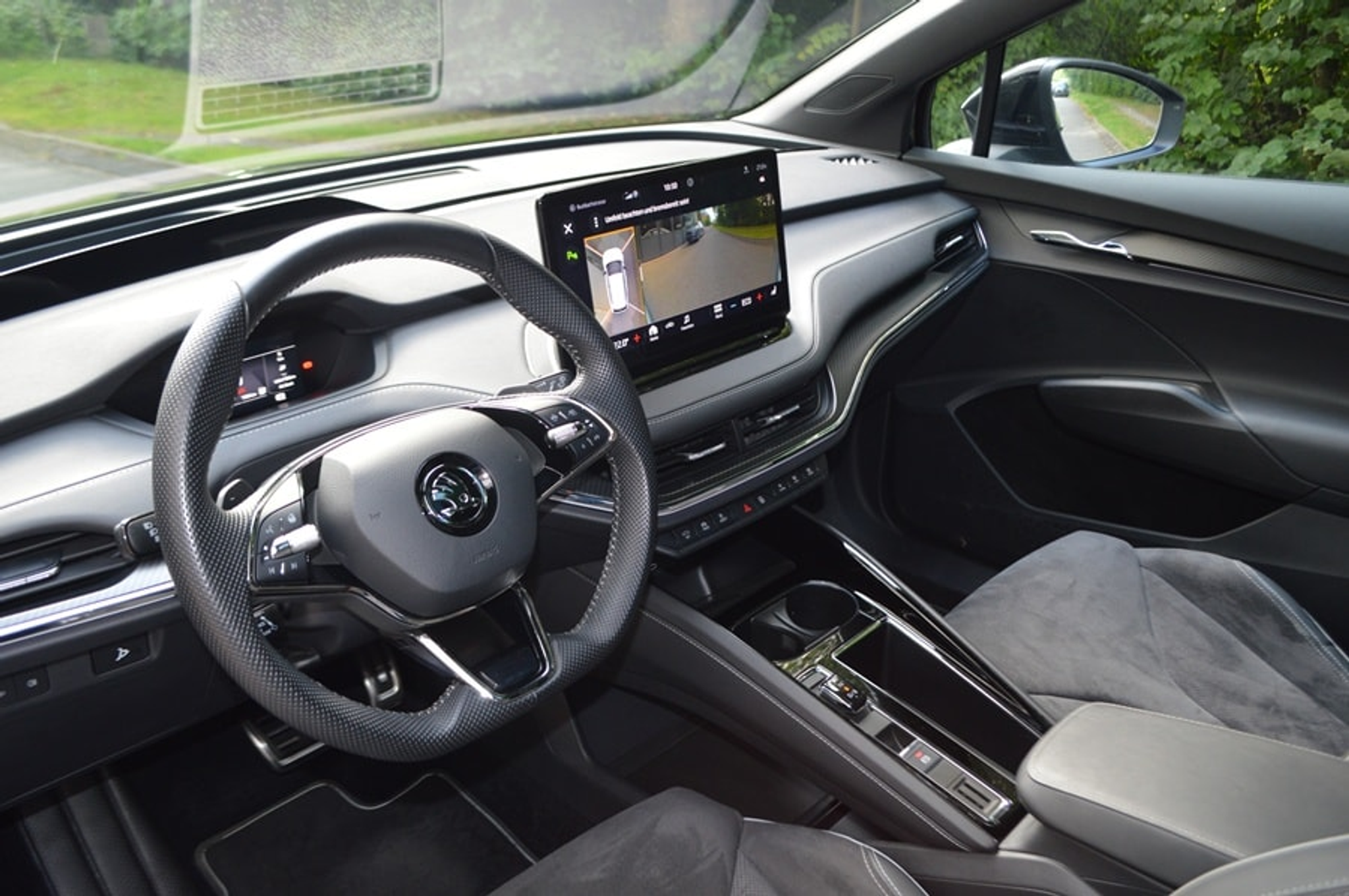 listing desktop thumbnail image 3