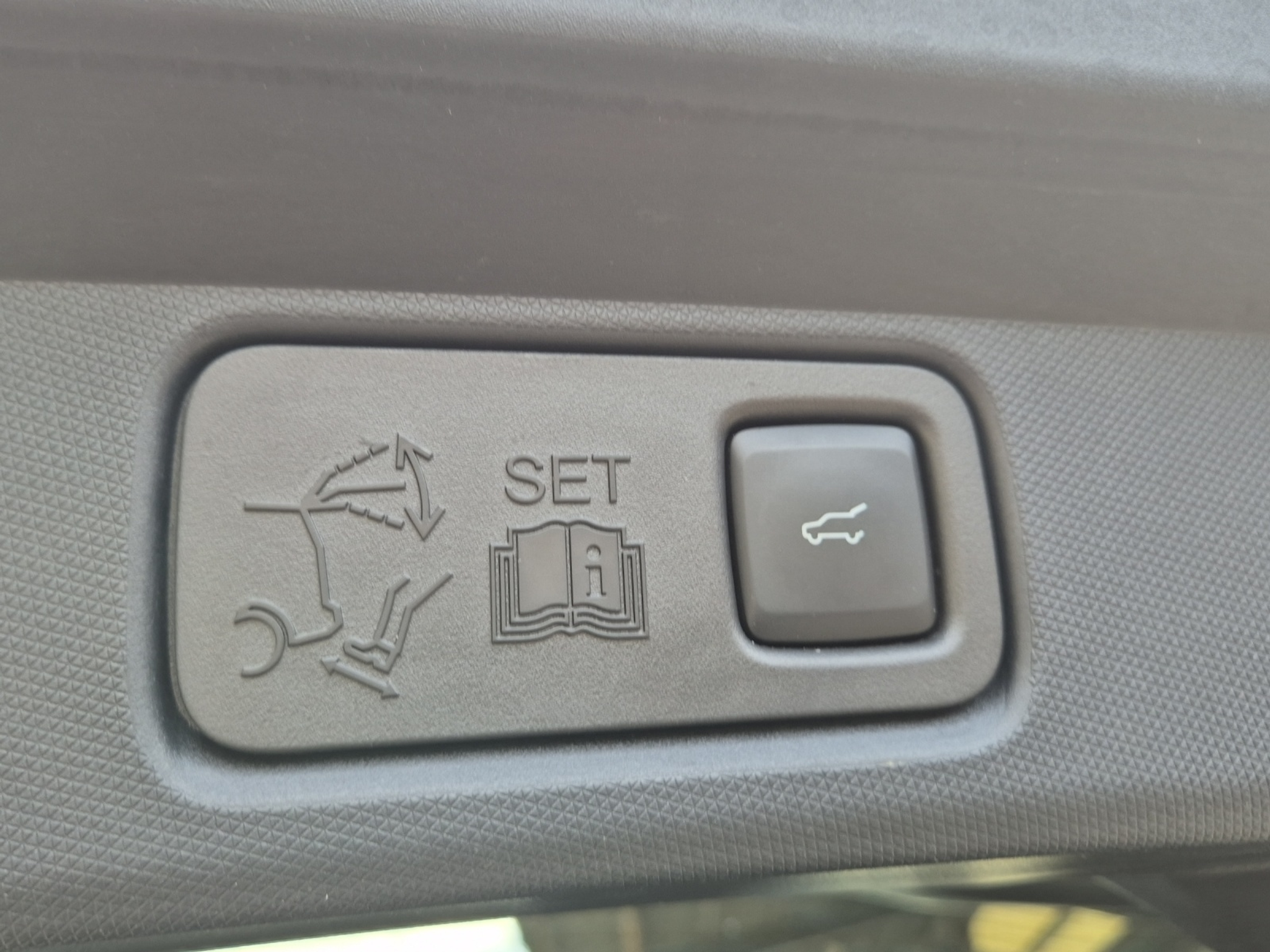 listing desktop thumbnail image 23