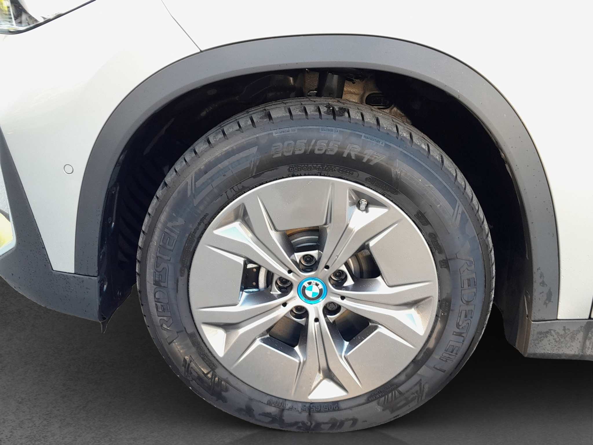 listing desktop thumbnail image 15