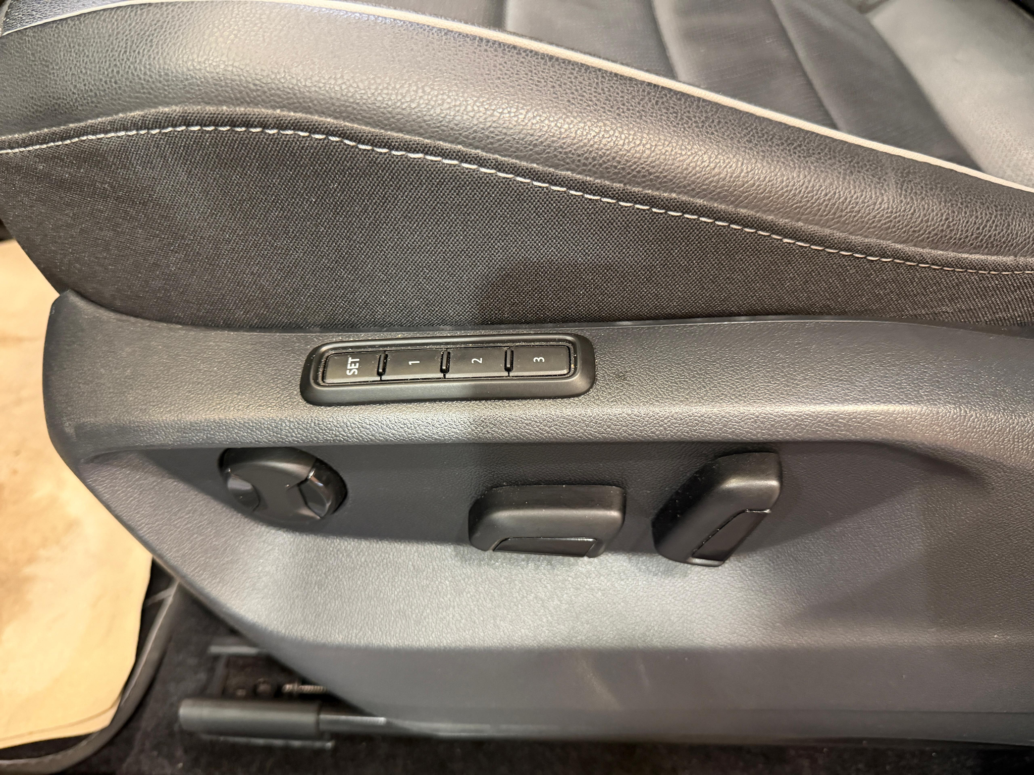 listing desktop thumbnail image 20