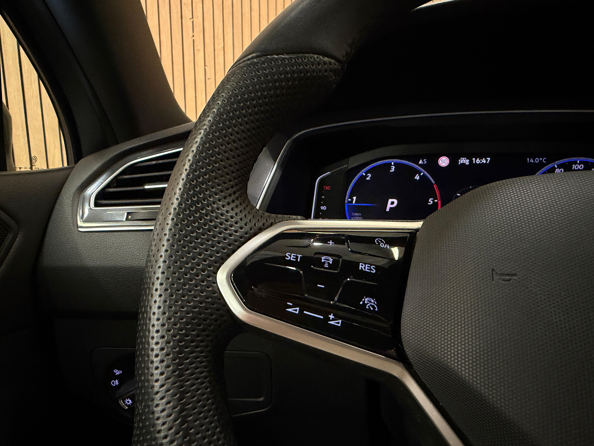 listing desktop thumbnail image 7