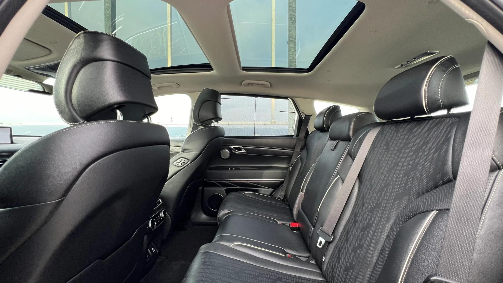 listing desktop thumbnail image 28