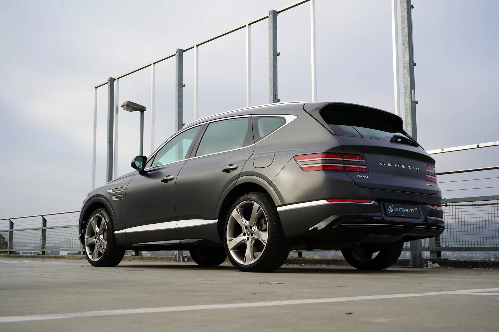 listing desktop thumbnail image 10