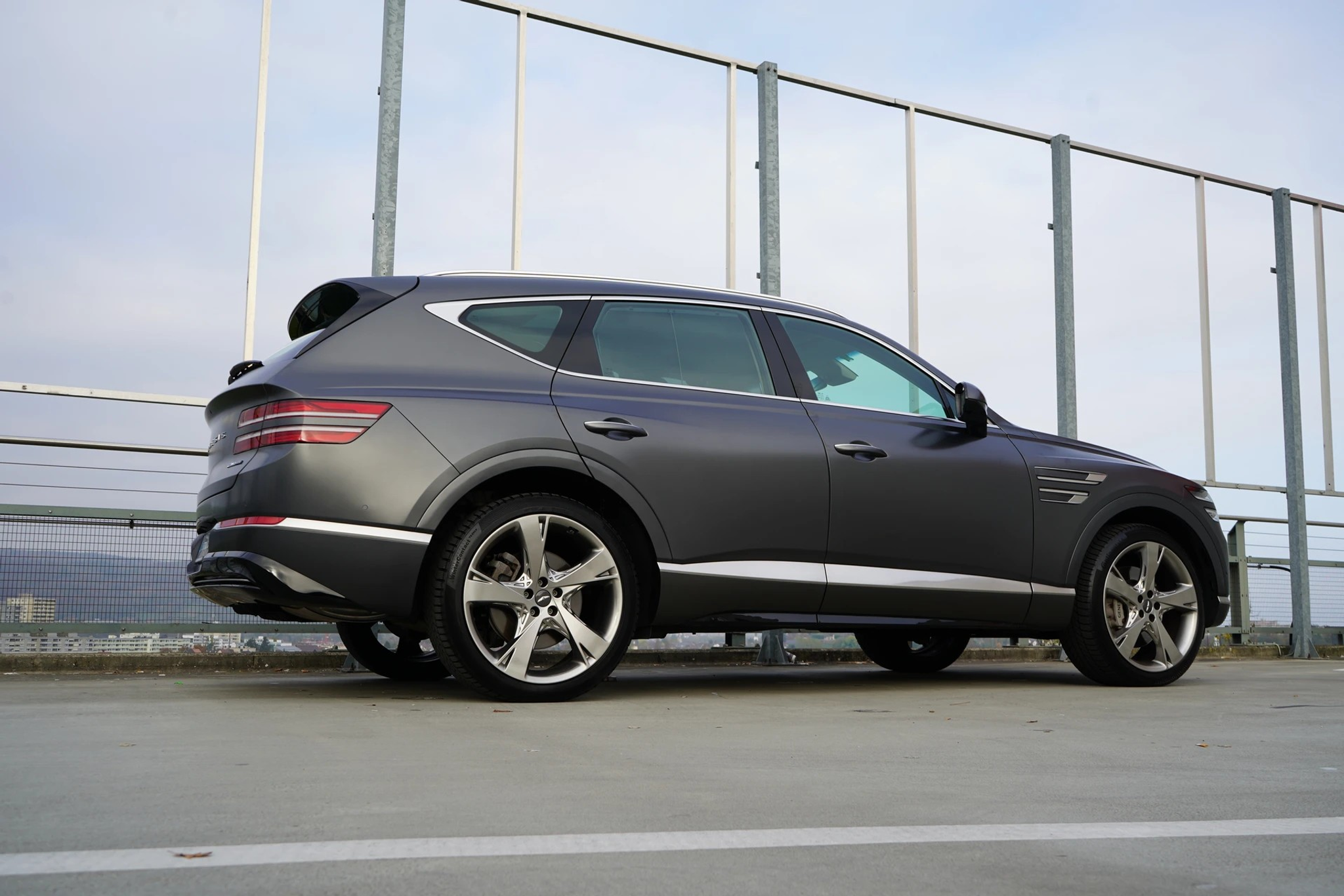 listing desktop thumbnail image 9