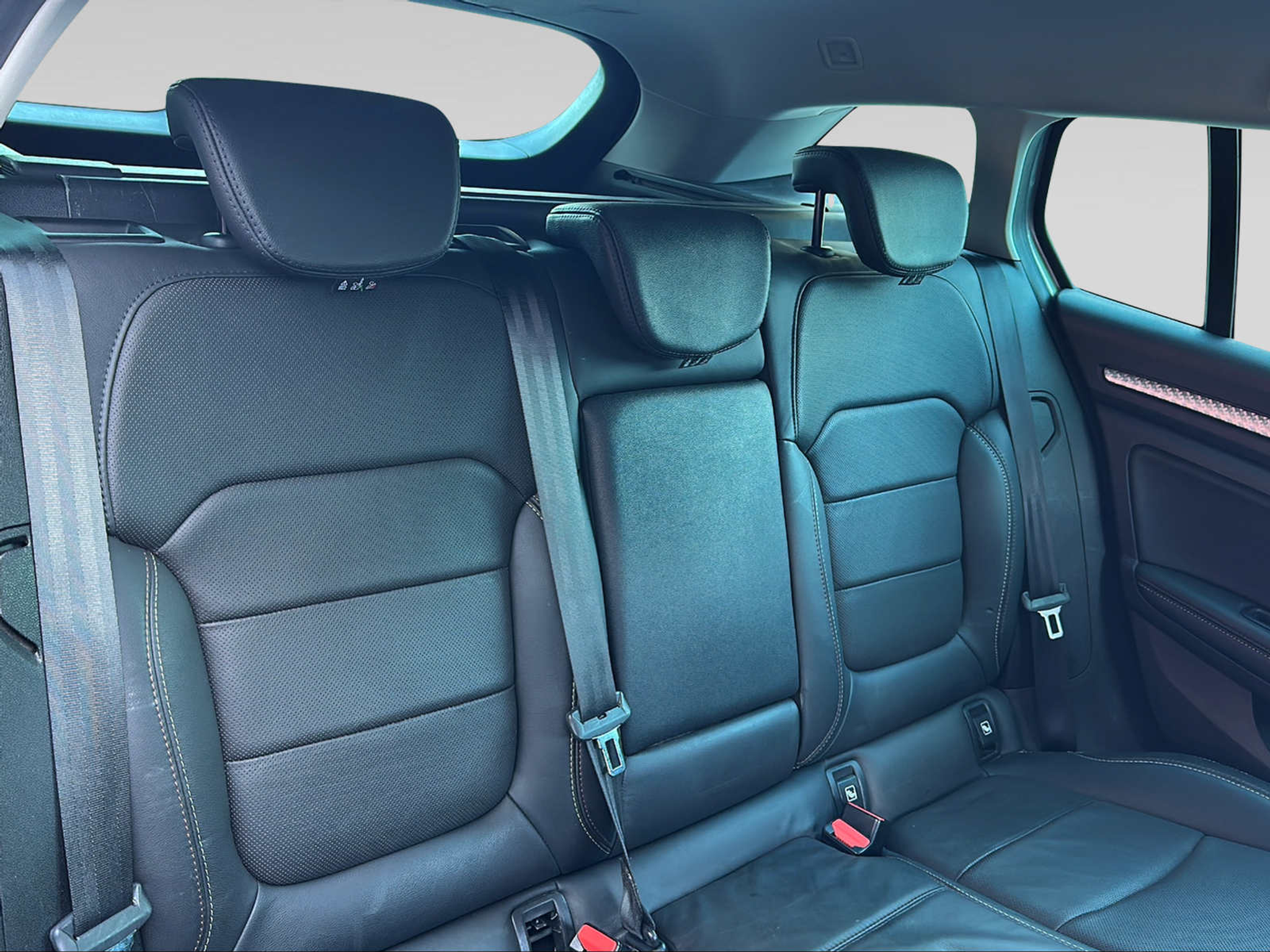 listing desktop thumbnail image 11