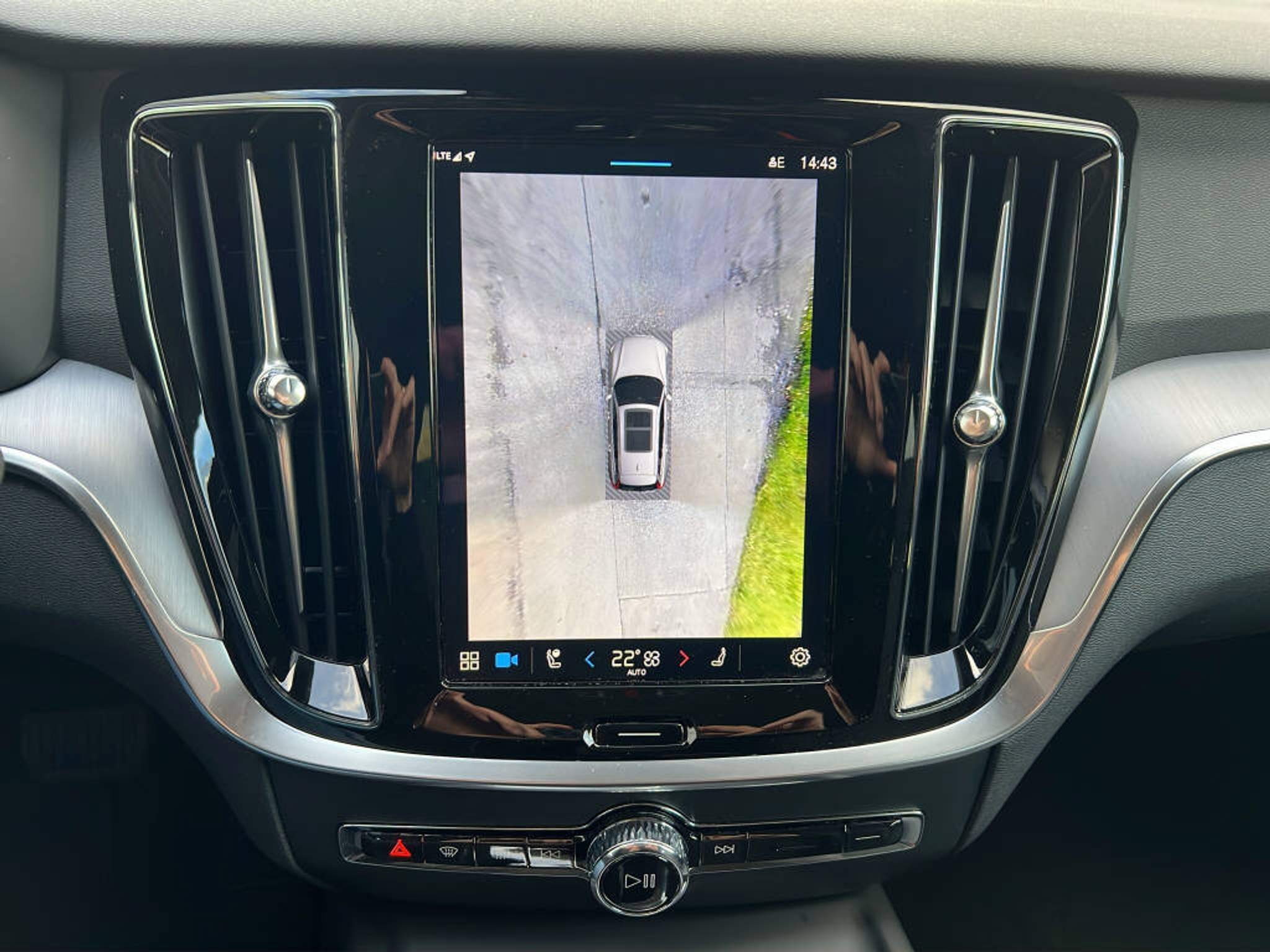 listing desktop thumbnail image 16