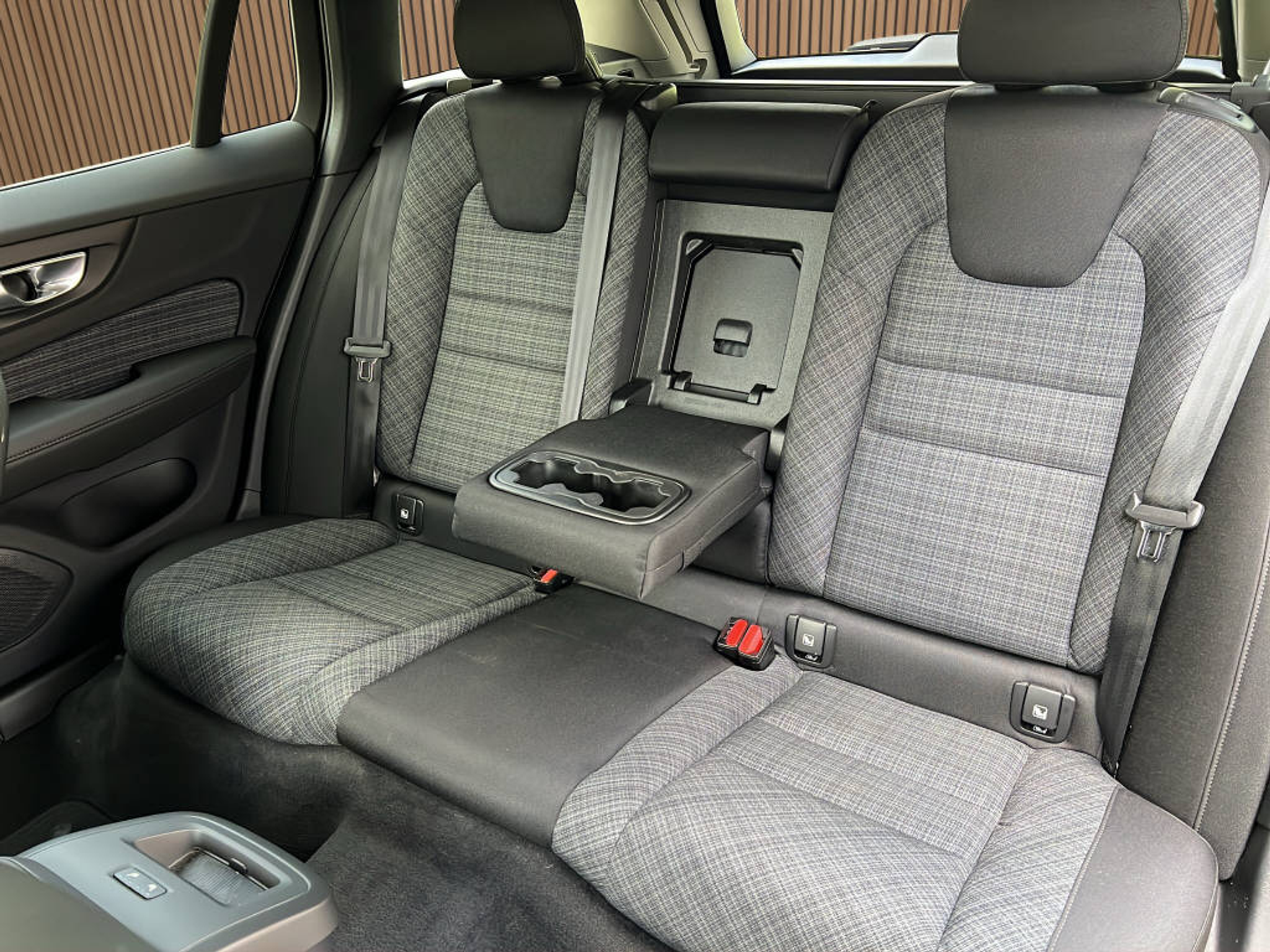 listing desktop thumbnail image 14