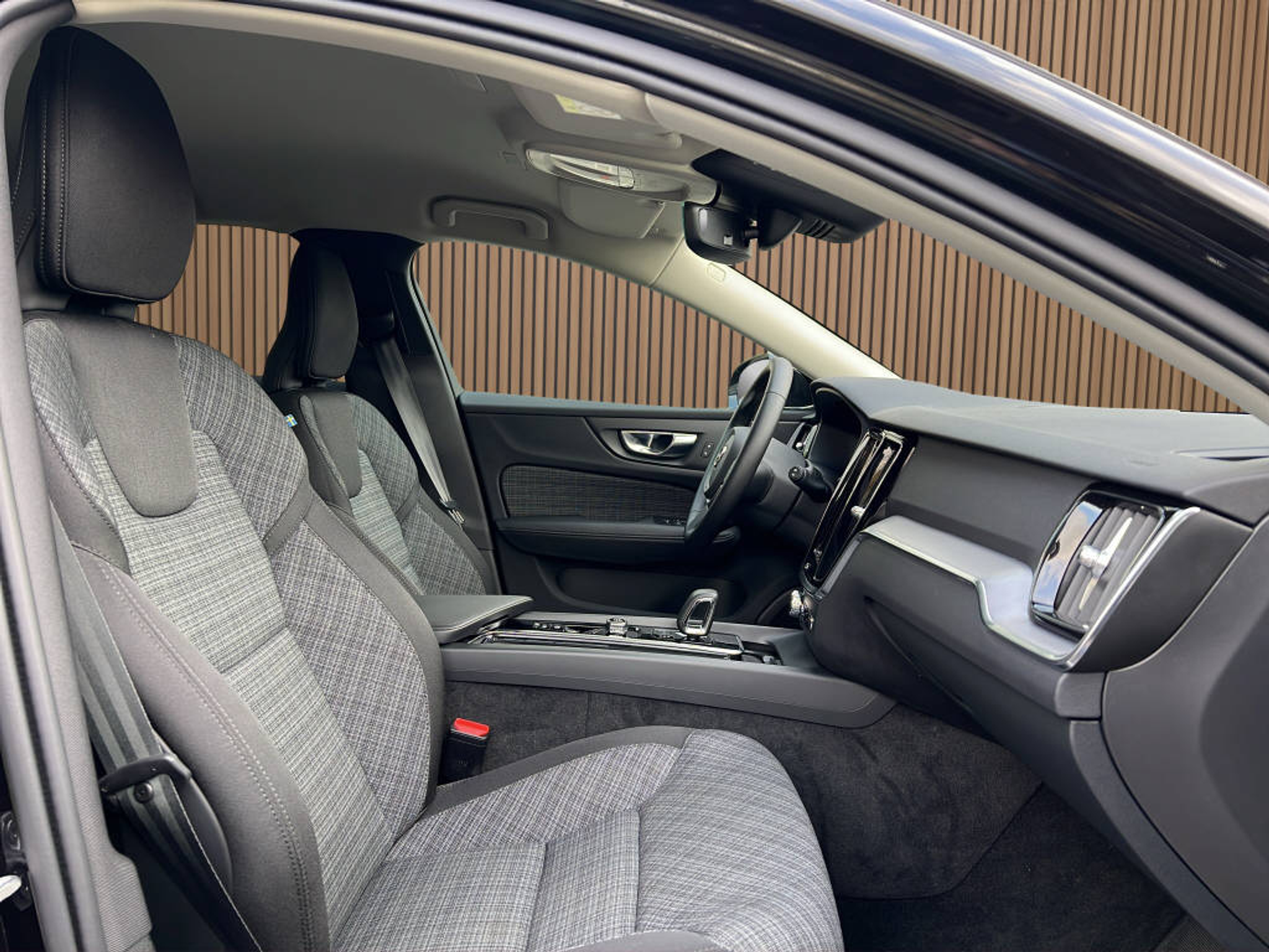 listing desktop thumbnail image 17