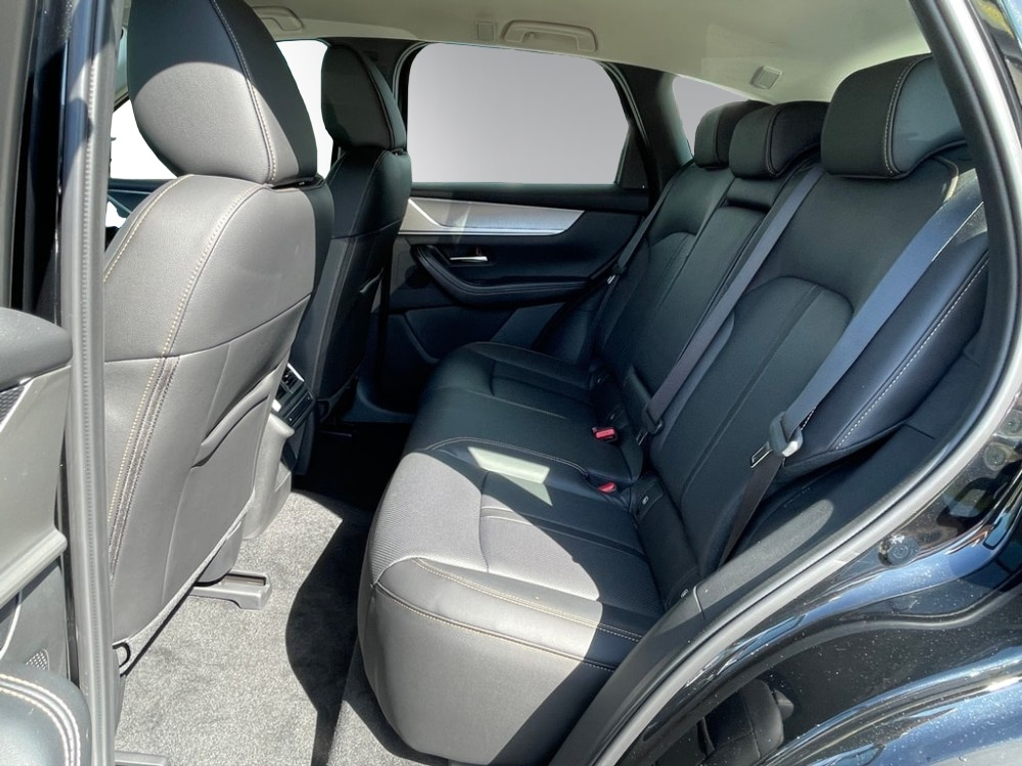 listing desktop thumbnail image 7