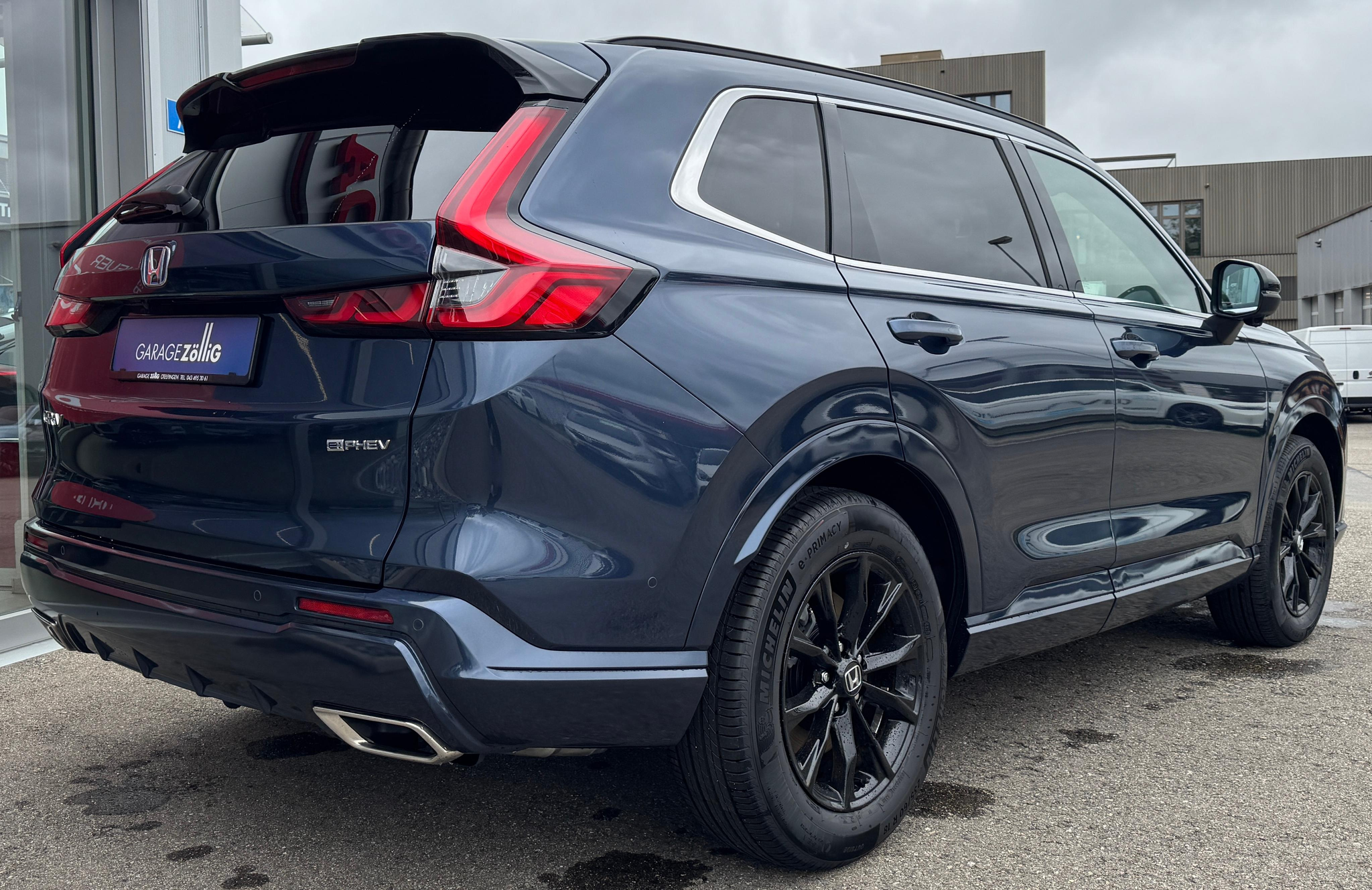 listing desktop thumbnail image 5