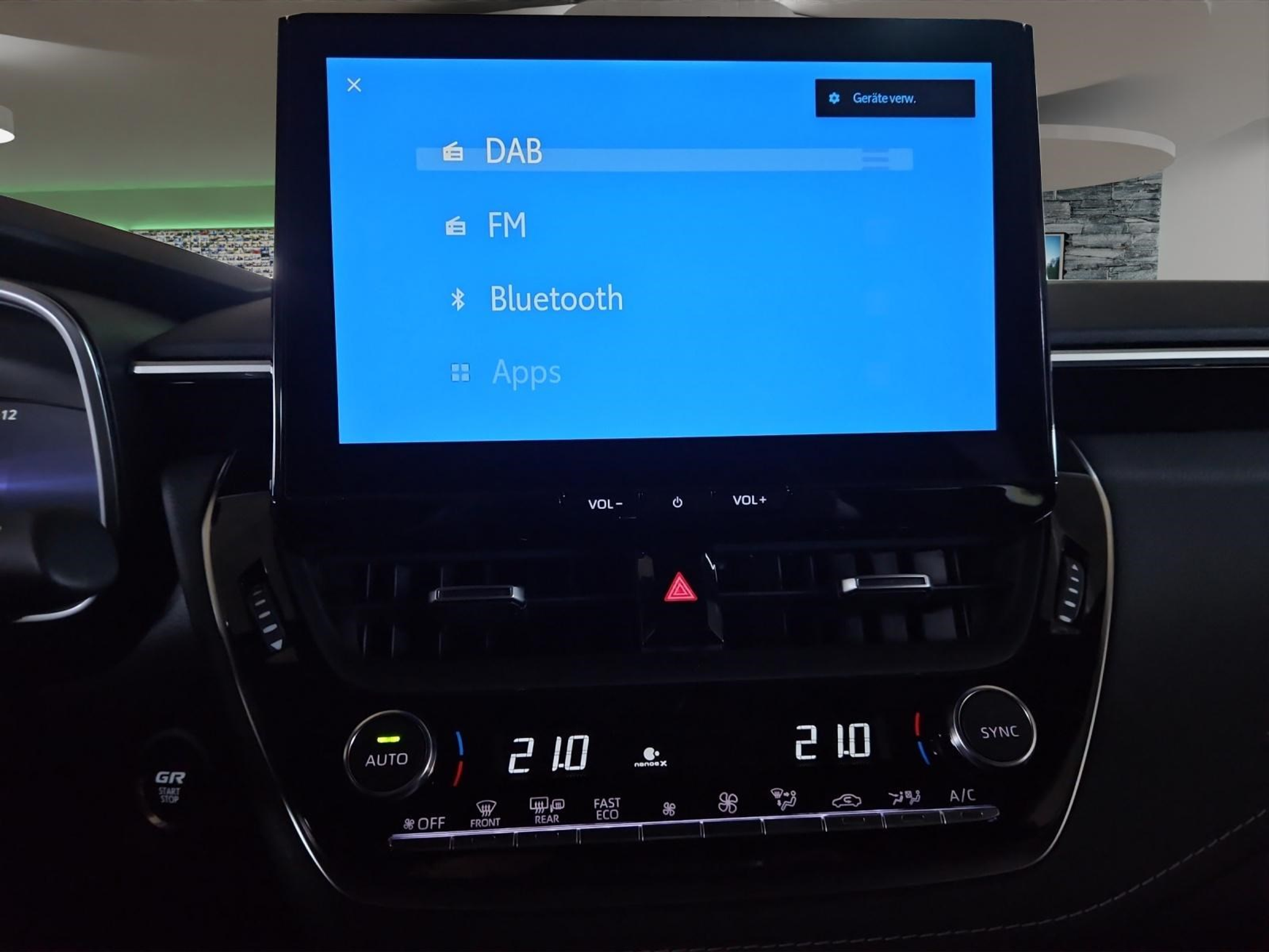 listing desktop thumbnail image 14