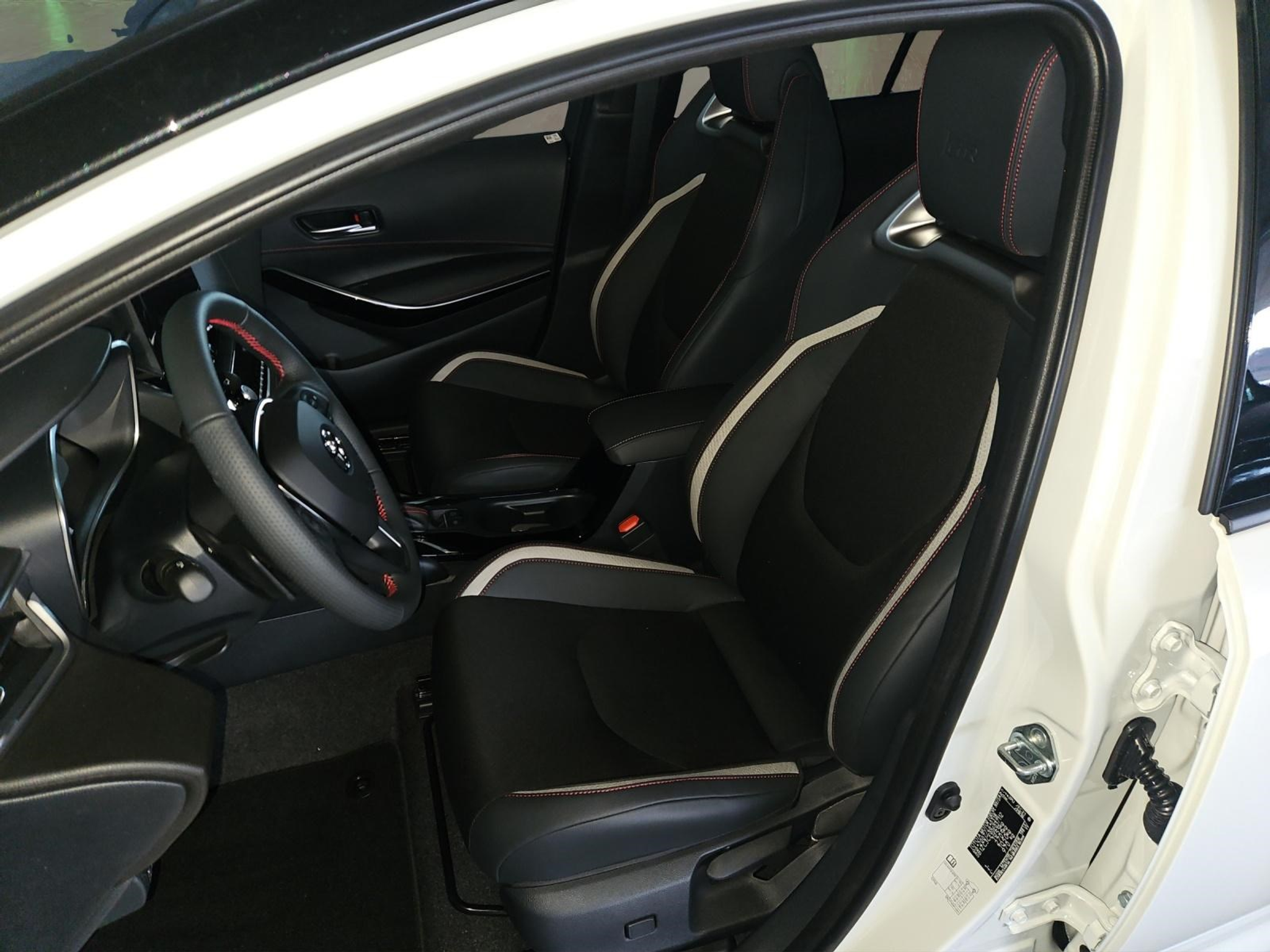 listing desktop thumbnail image 8