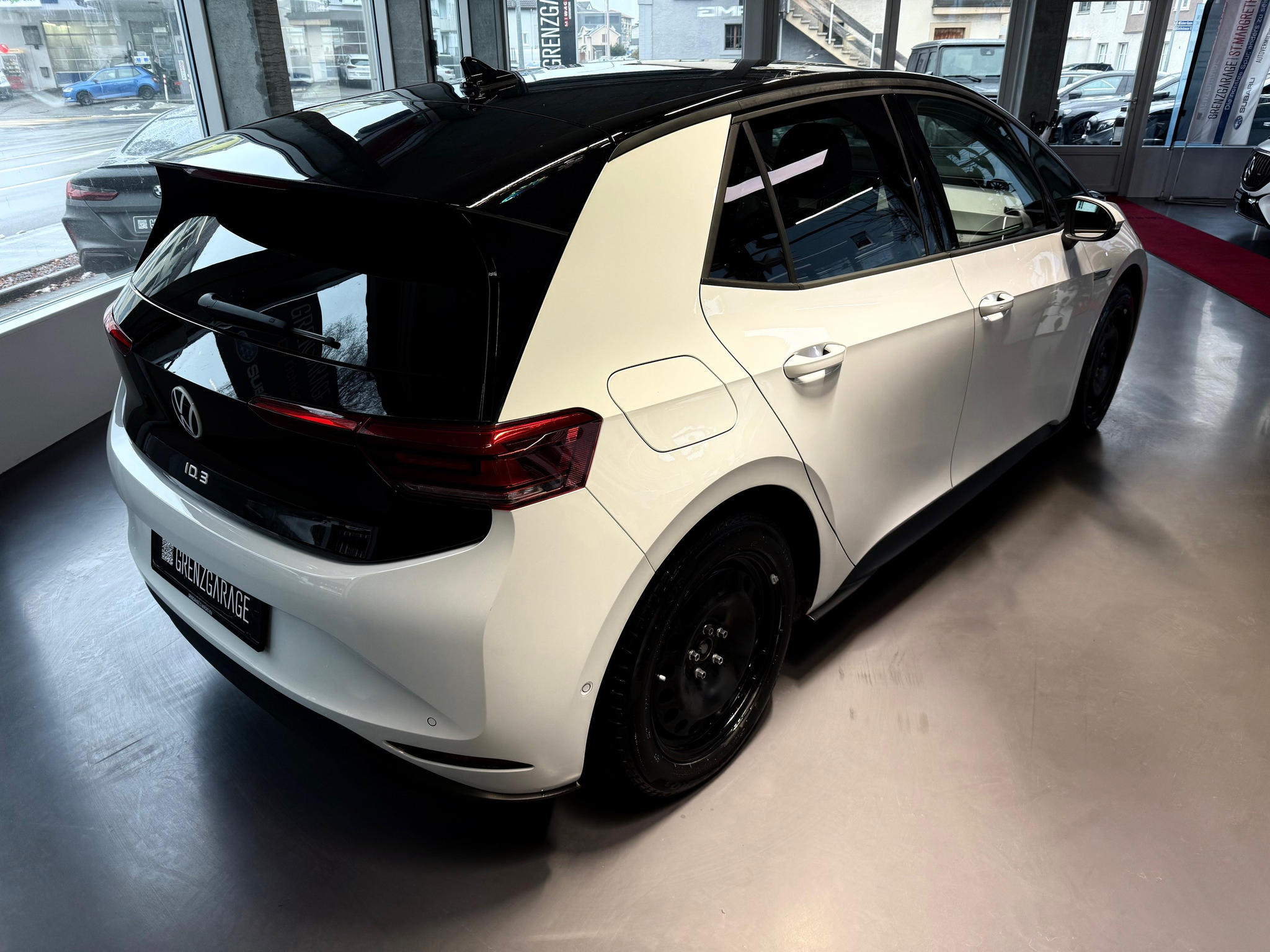 listing desktop thumbnail image 3