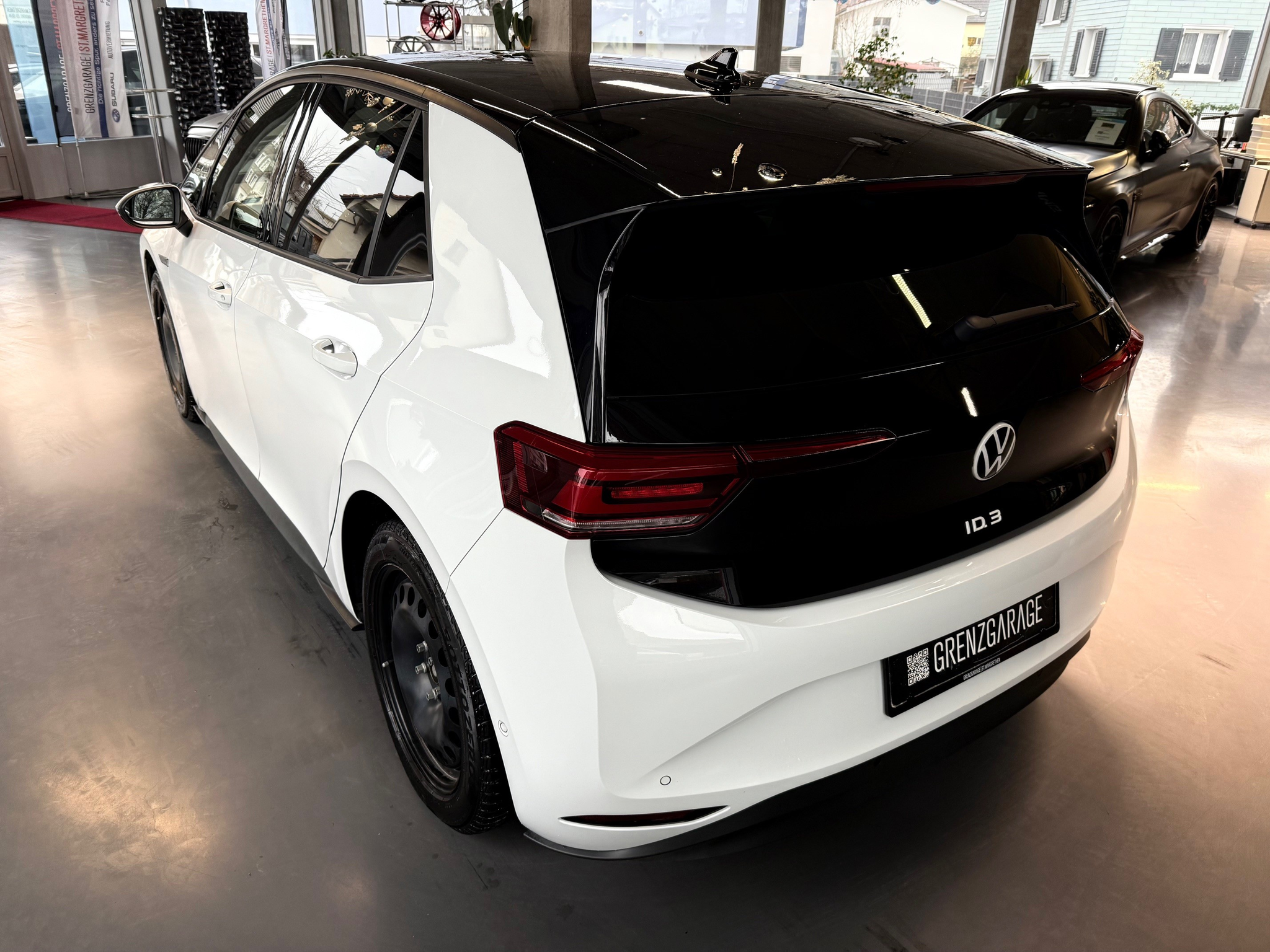 listing desktop thumbnail image 4