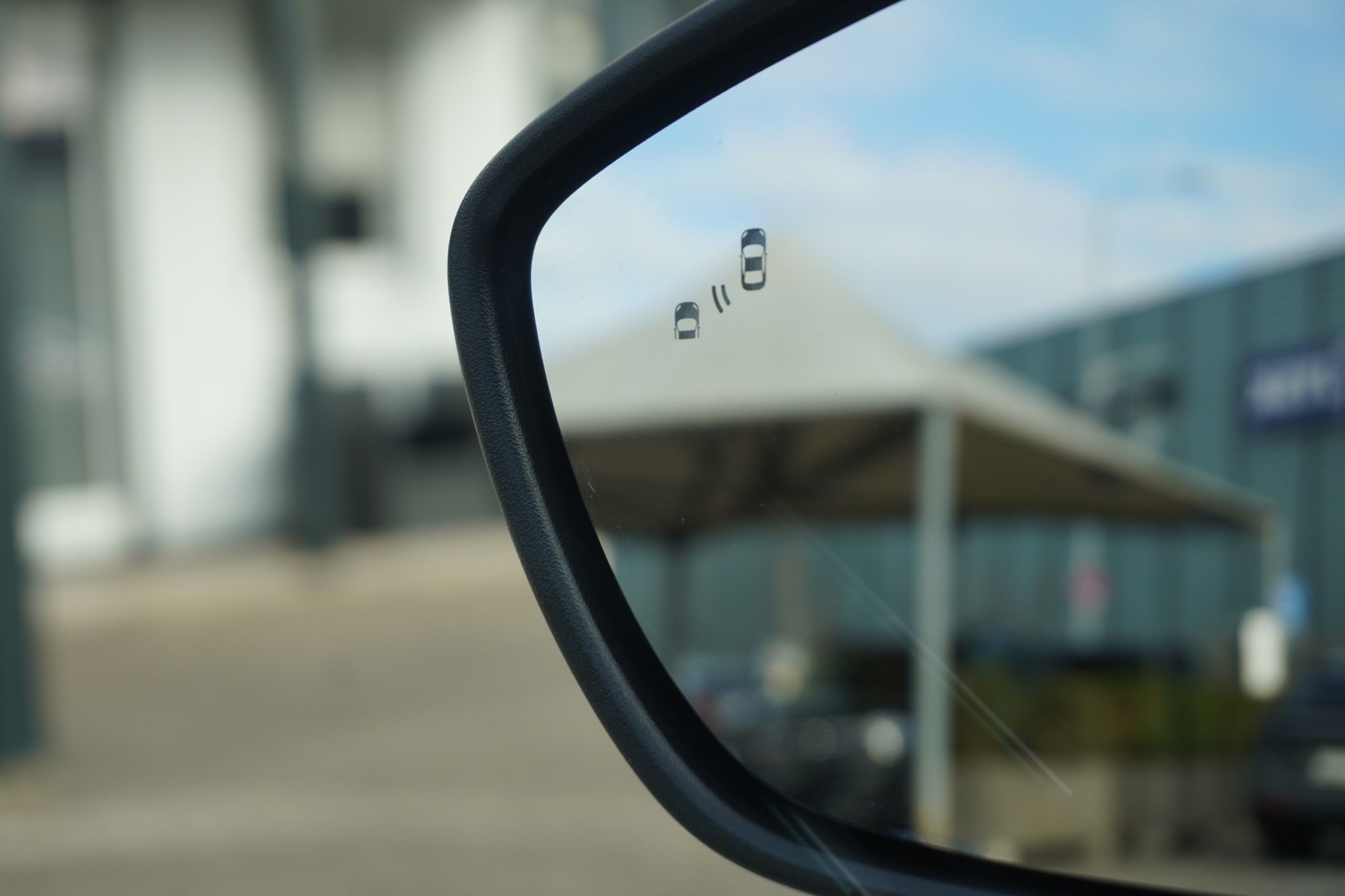 listing desktop thumbnail image 25