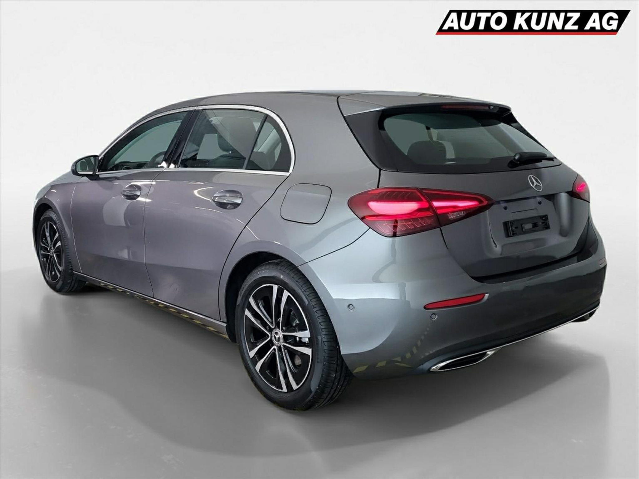 listing desktop thumbnail image 1