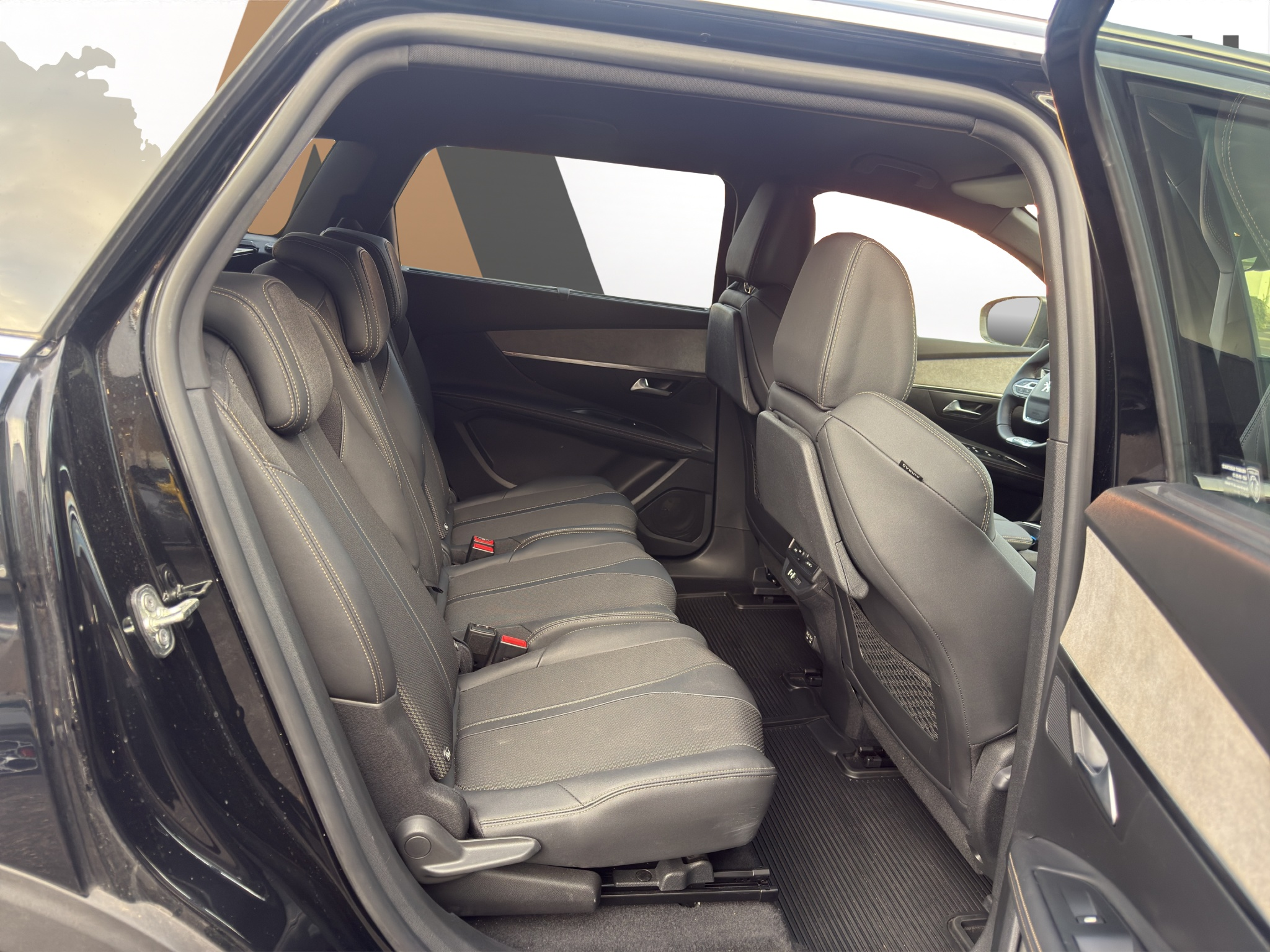 listing desktop thumbnail image 11