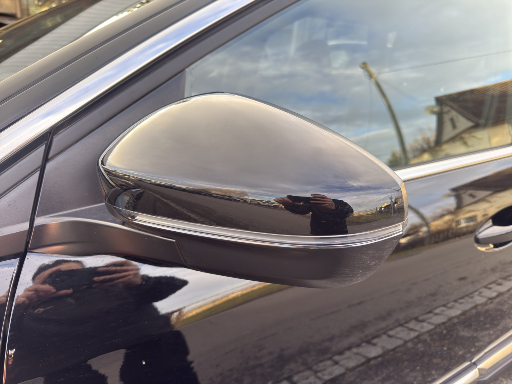 listing desktop thumbnail image 21