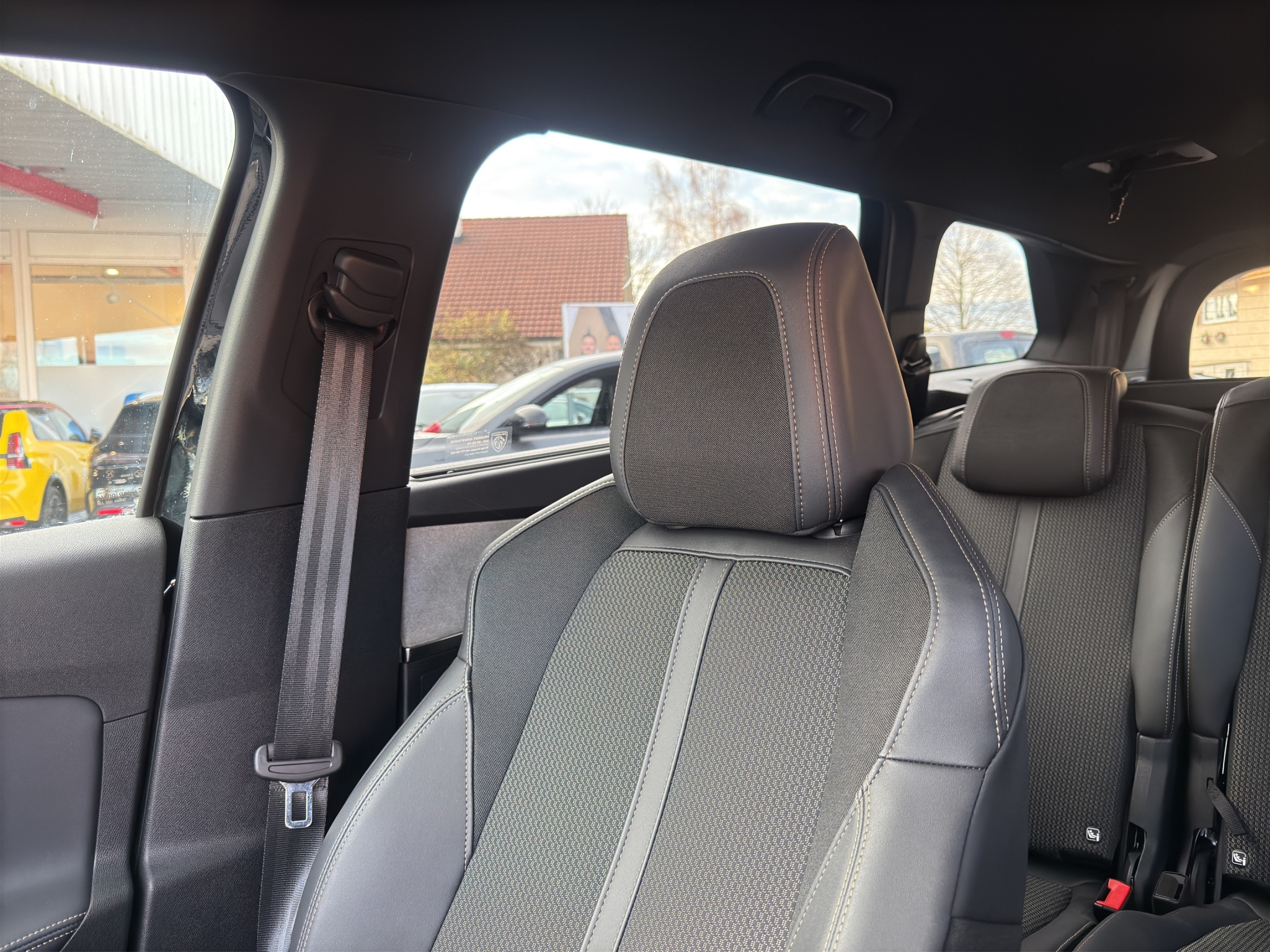 listing desktop thumbnail image 29