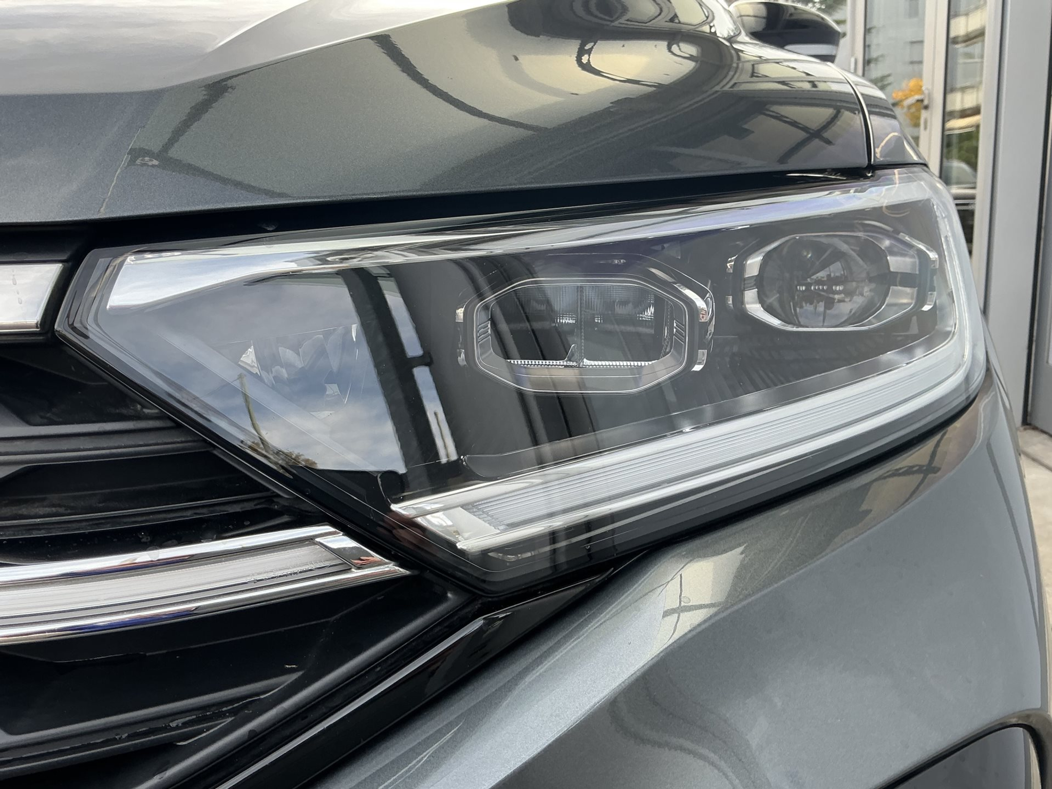 listing desktop thumbnail image 6