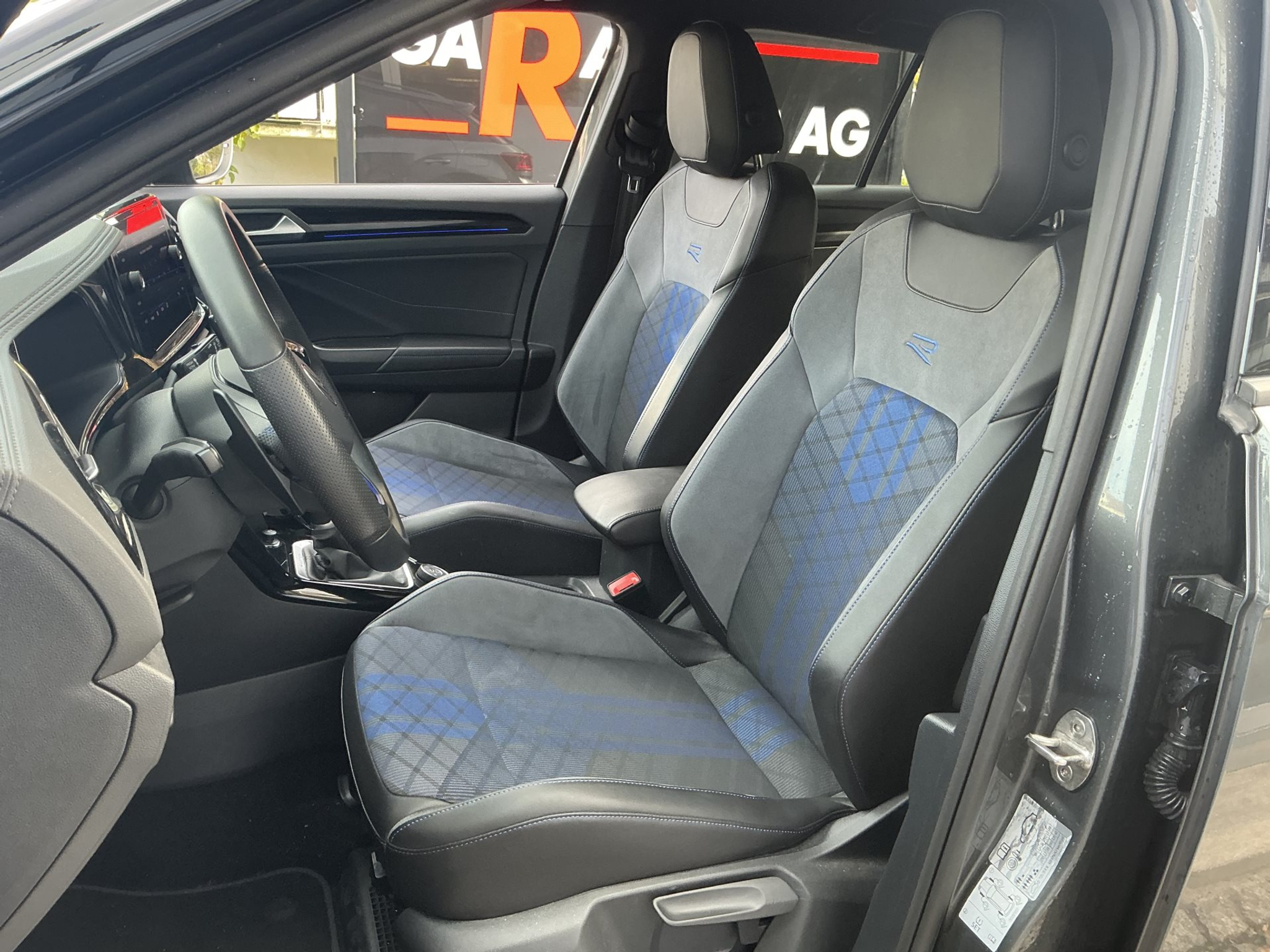 listing desktop thumbnail image 7