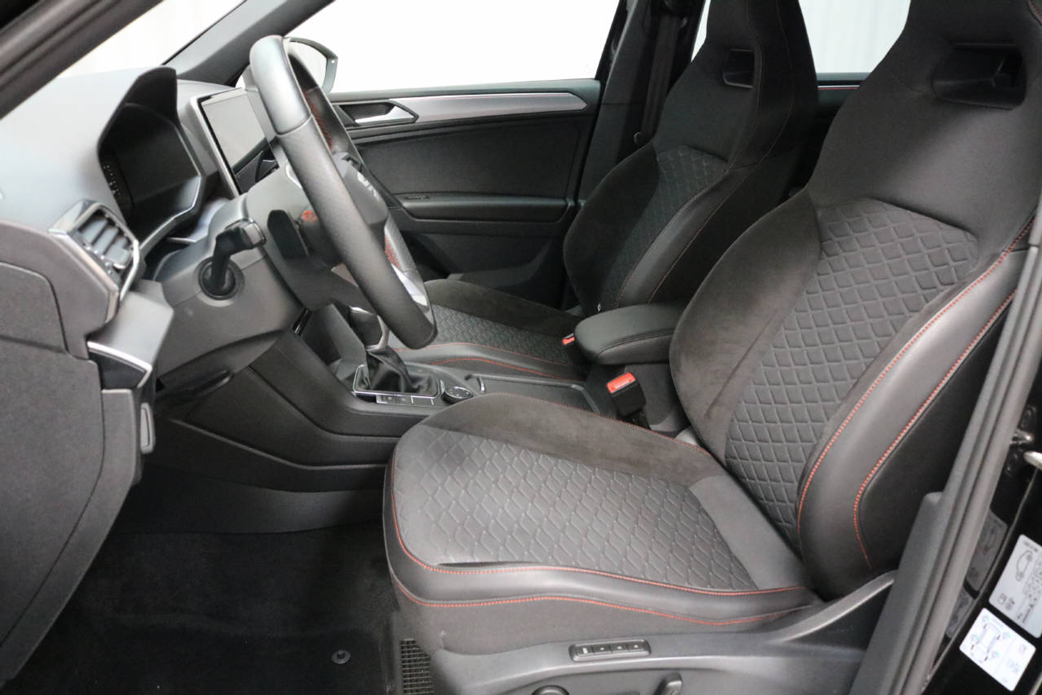 listing desktop thumbnail image 4