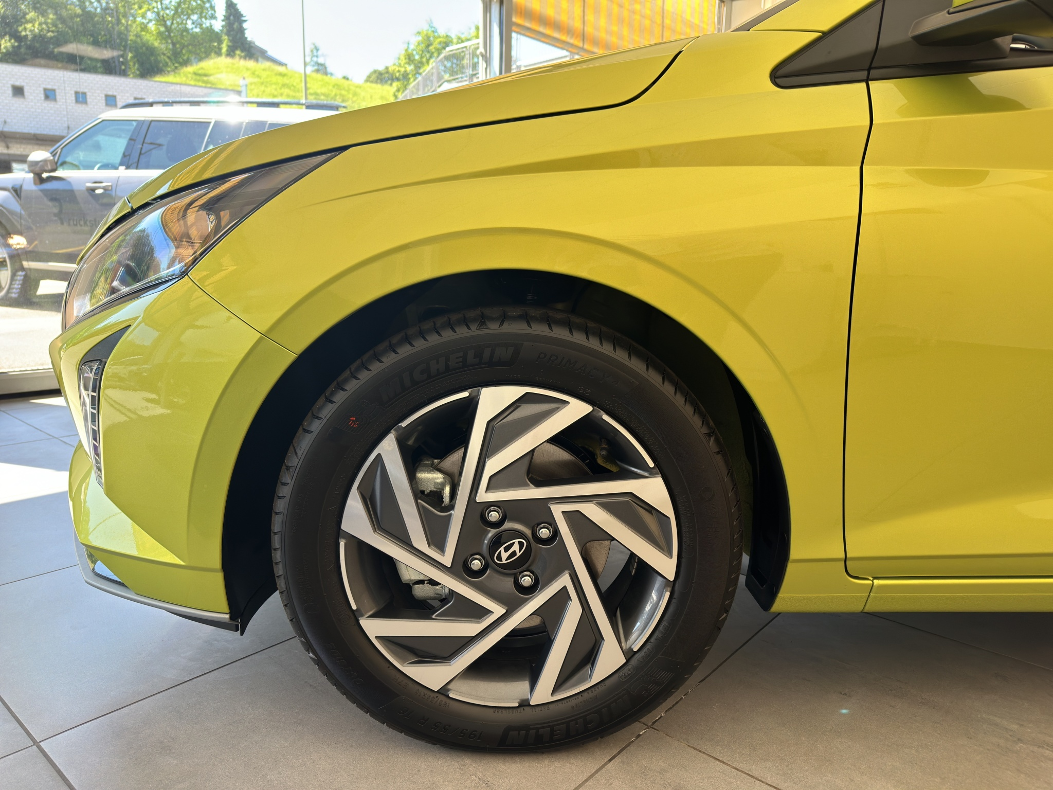 listing desktop thumbnail image 13