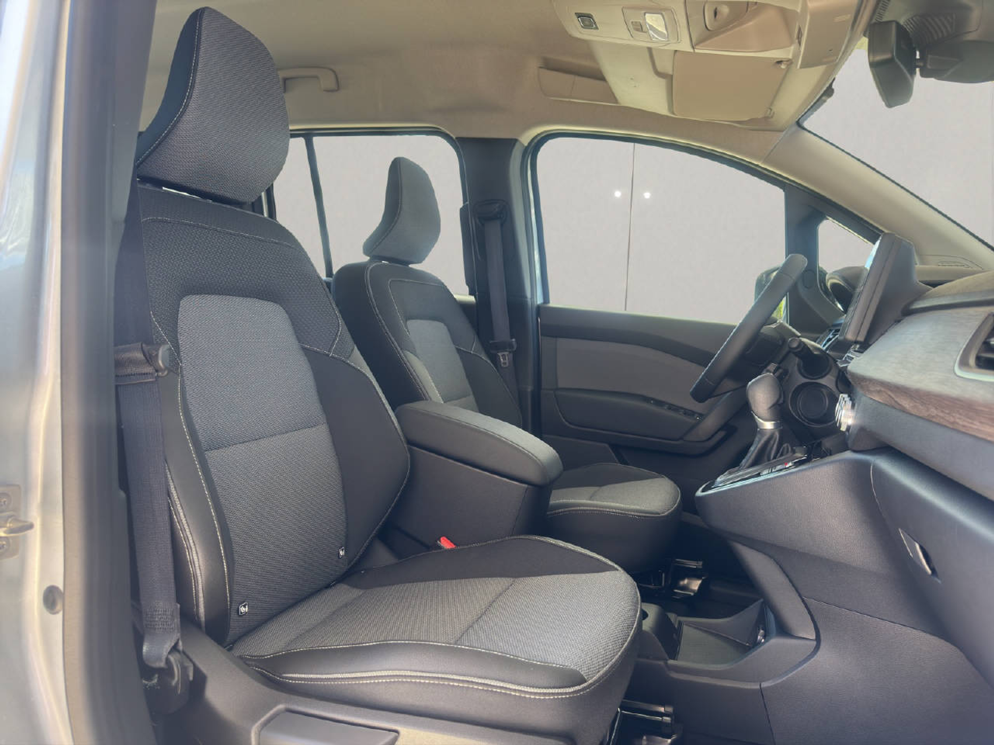 listing desktop thumbnail image 6