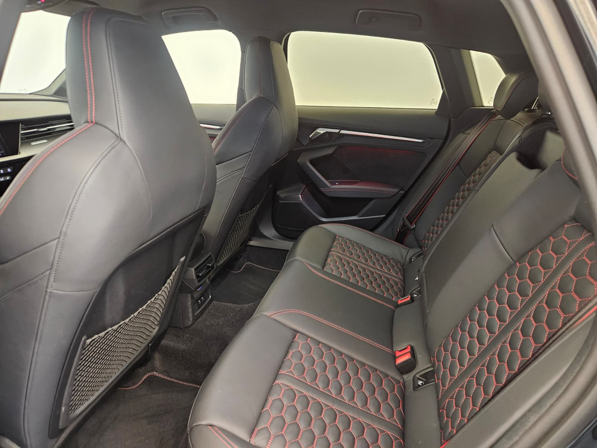 listing desktop thumbnail image 12