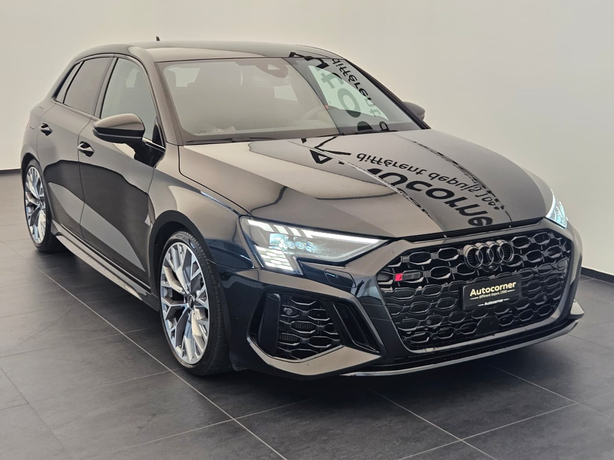 listing desktop thumbnail image 1