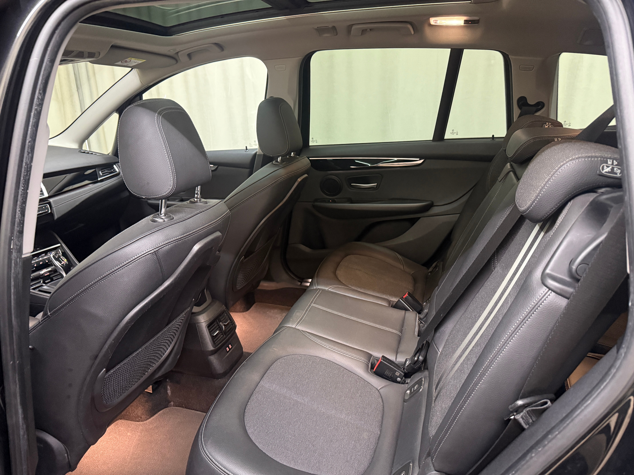 listing desktop thumbnail image 7