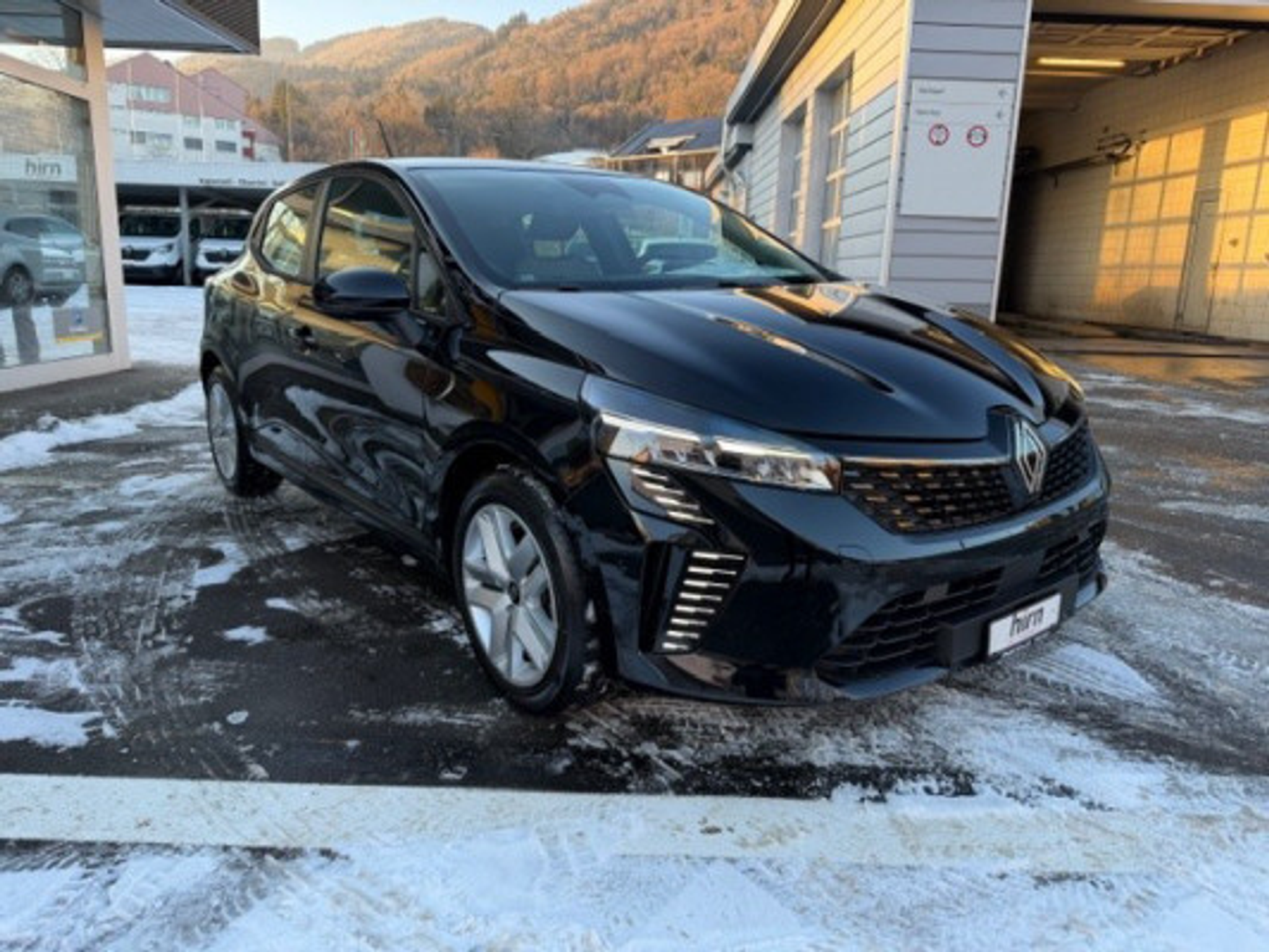 listing desktop thumbnail image 3