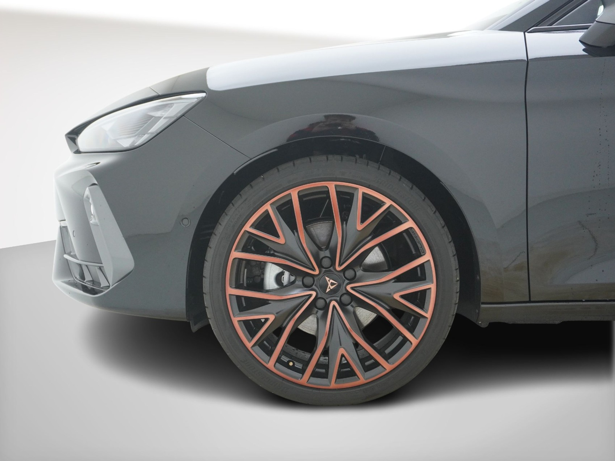 listing desktop thumbnail image 9