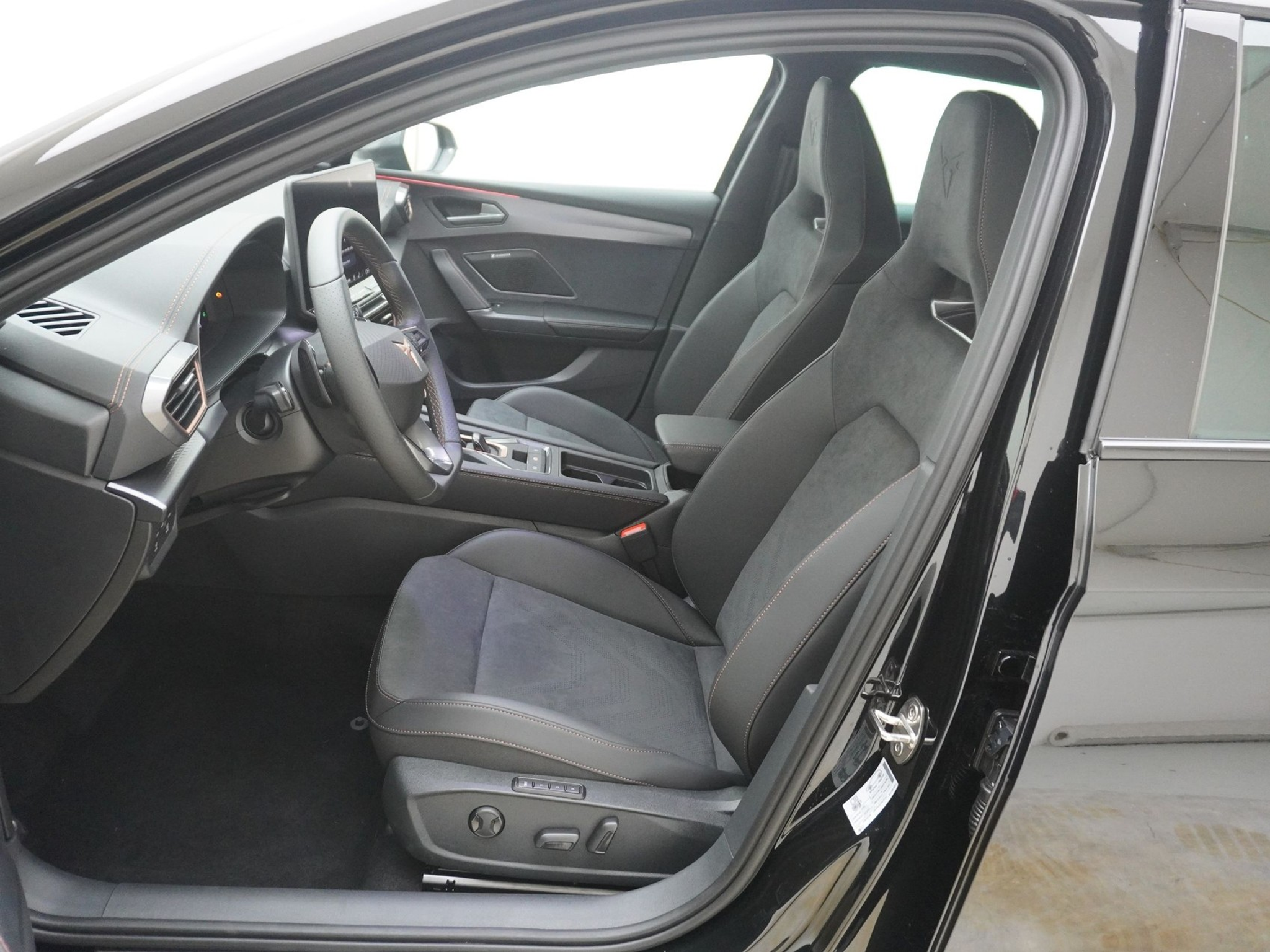 listing desktop thumbnail image 12