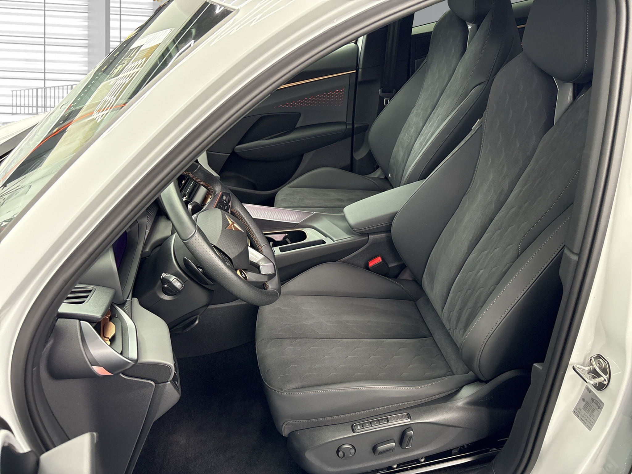 listing desktop thumbnail image 24