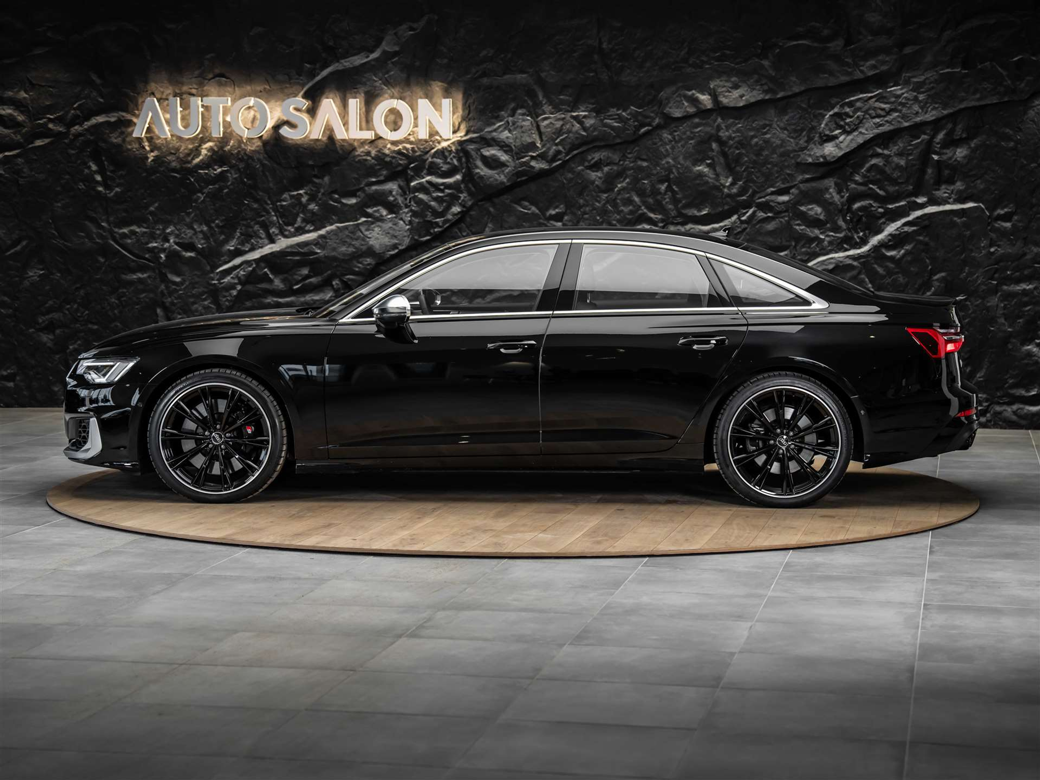 listing desktop thumbnail image 1