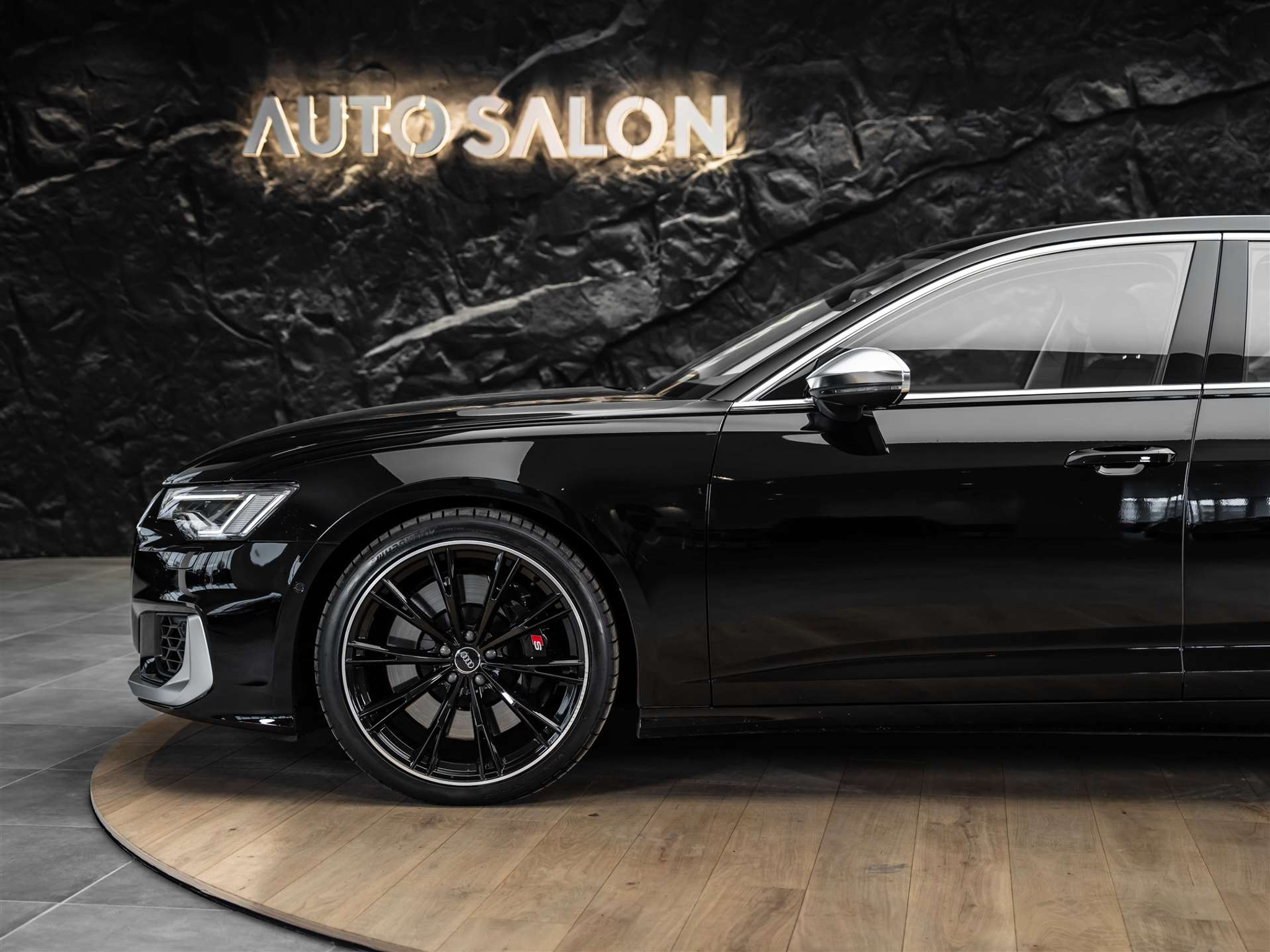 listing desktop thumbnail image 16