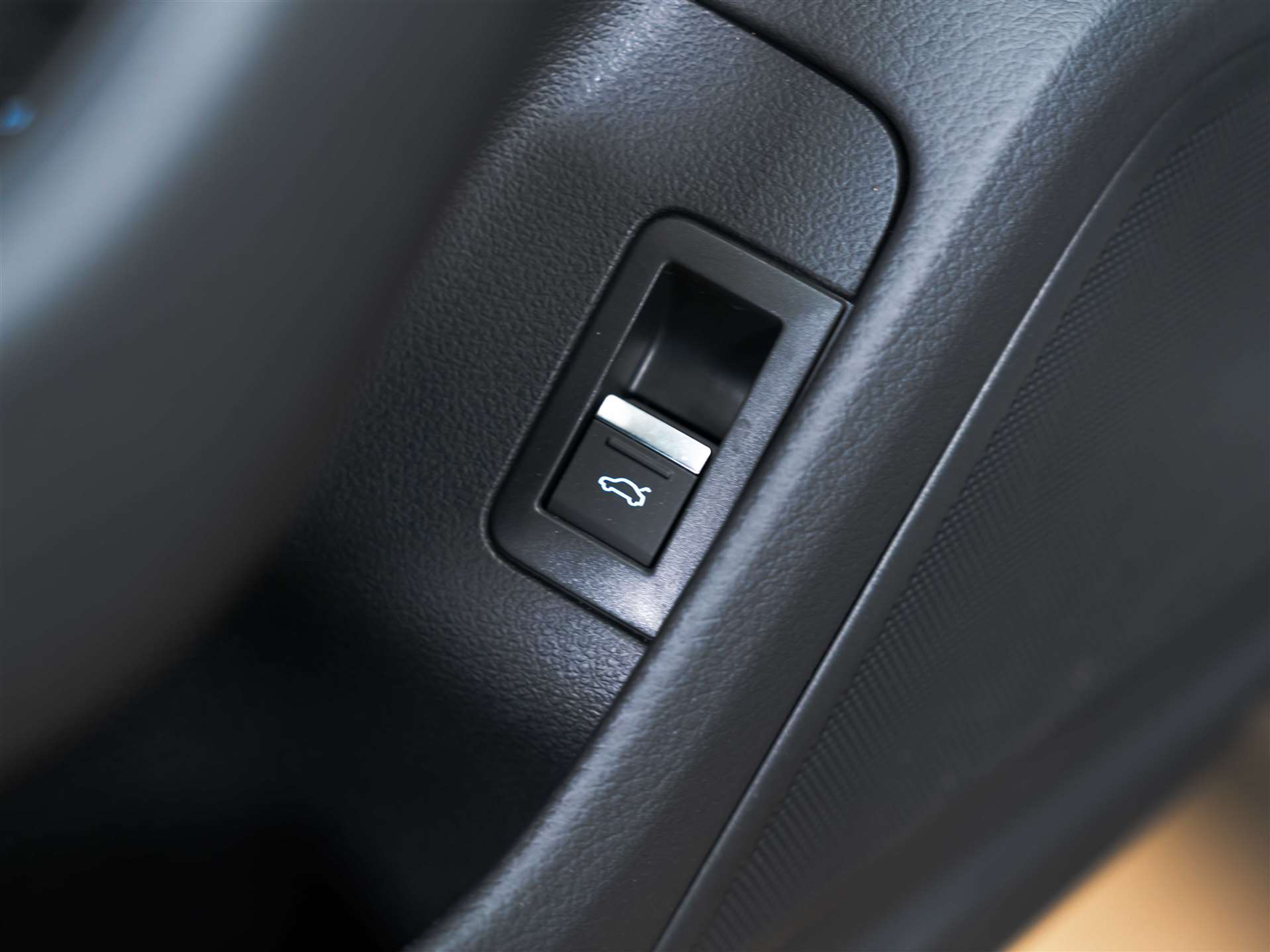 listing desktop thumbnail image 23