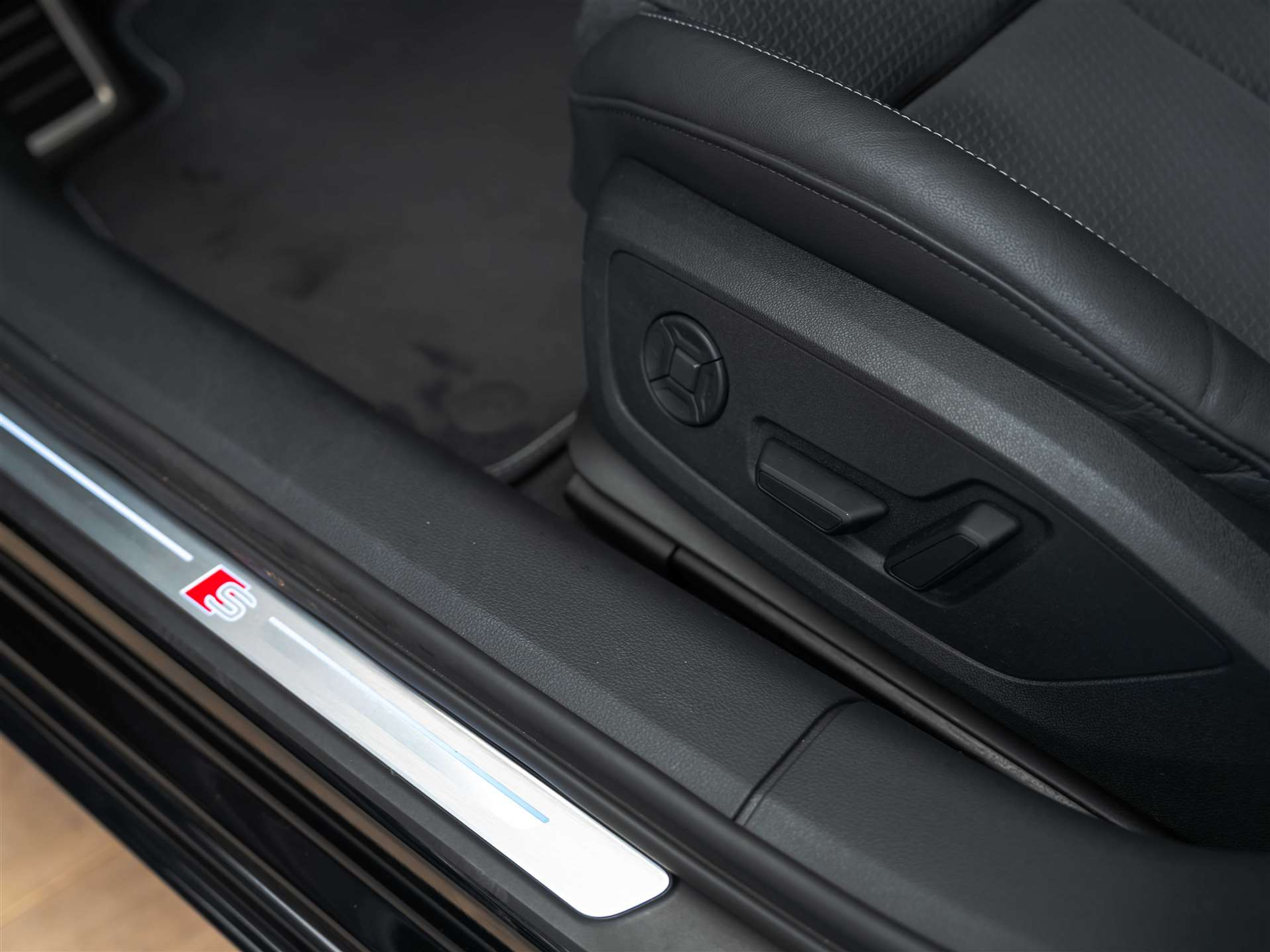 listing desktop thumbnail image 24