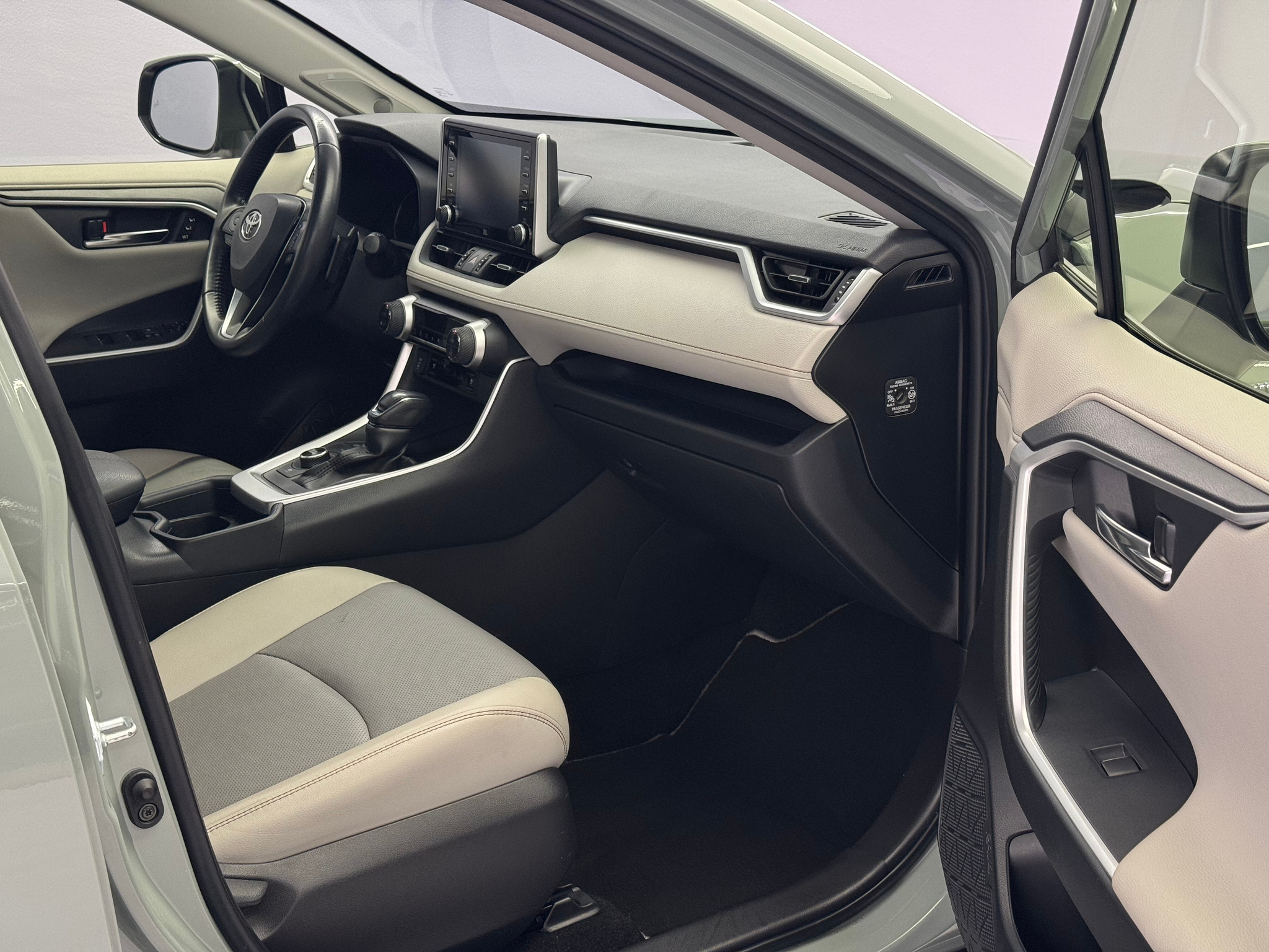 listing desktop thumbnail image 7