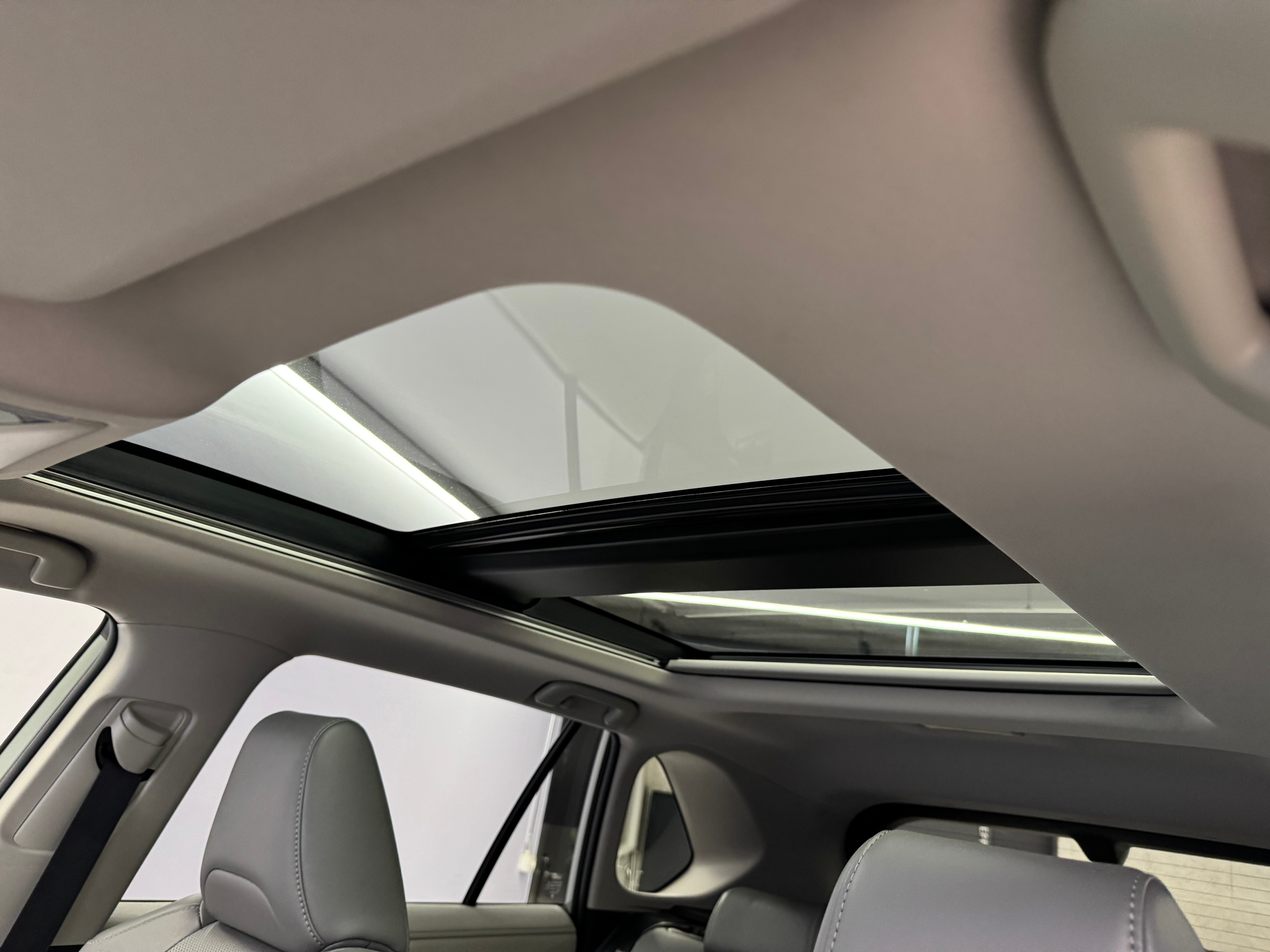 listing desktop thumbnail image 18